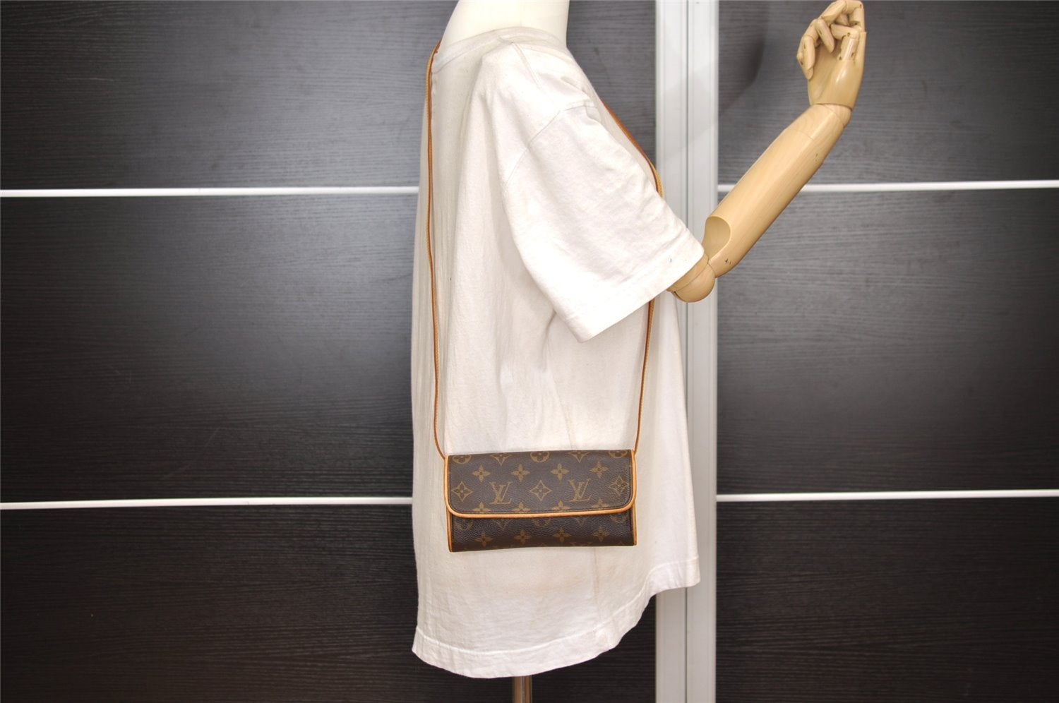 Authentic Louis Vuitton Monogram Pochette Twin PM Shoulder Bag M51854 LV 3417J