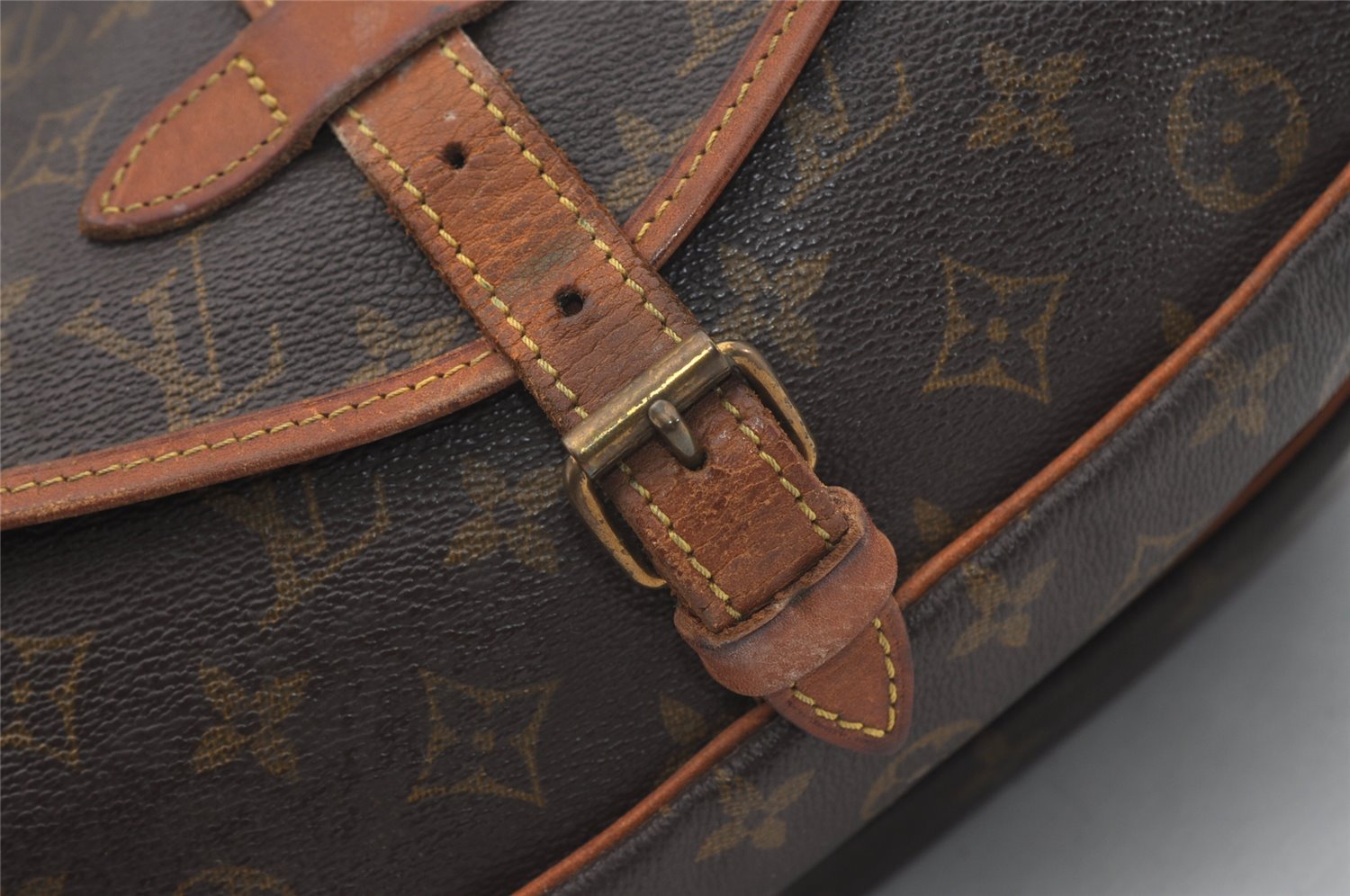 Authentic Louis Vuitton Monogram Saumur 30 Shoulder Cross Bag M42256 LV 3428J