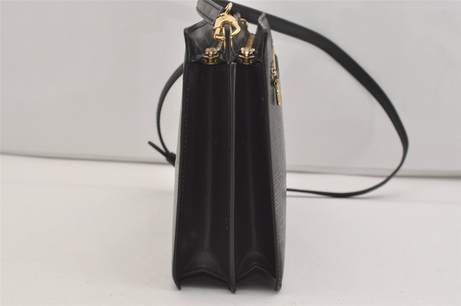 Authentic Louis Vuitton Epi Enghien 2Way Shoulder Clutch Bag M52112 Black 3432J