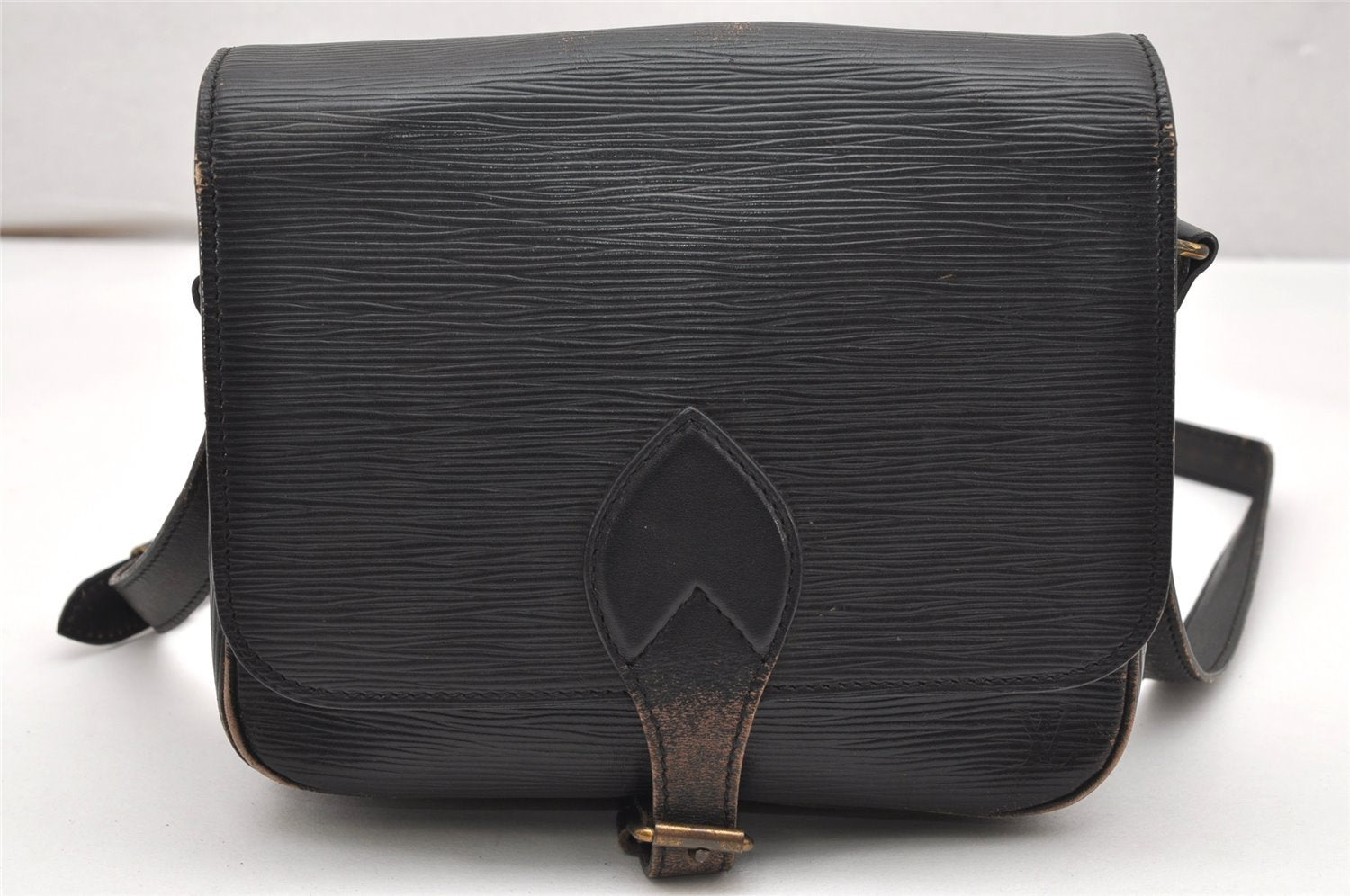 Authentic Louis Vuitton Epi Cartouchiere MM Shoulder Bag Black M52242 LV 3432K