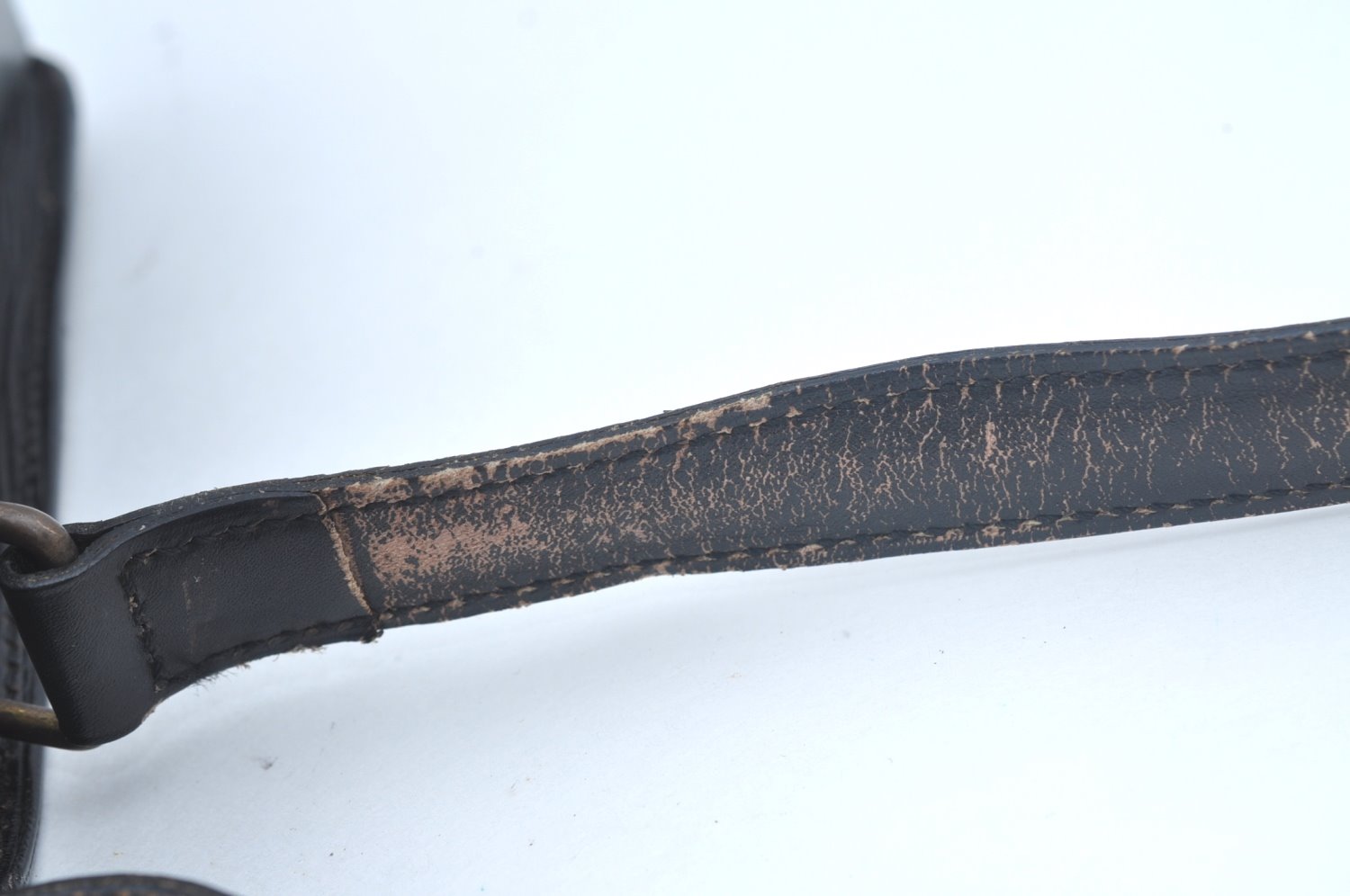 Authentic Louis Vuitton Epi Cartouchiere MM Shoulder Bag Black M52242 LV 3432K