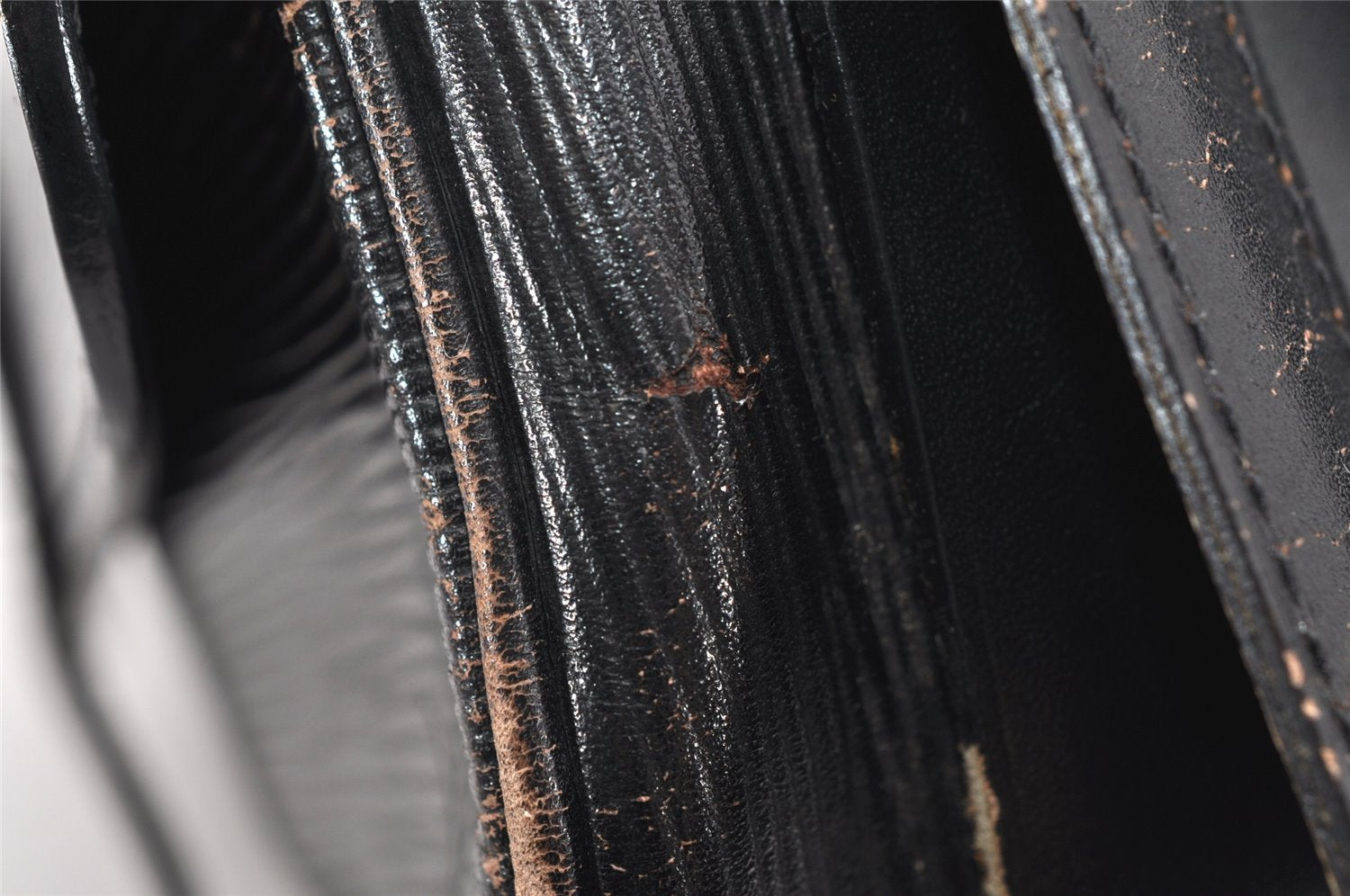 Authentic Louis Vuitton Epi Cartouchiere MM Shoulder Bag Black M52242 LV 3432K