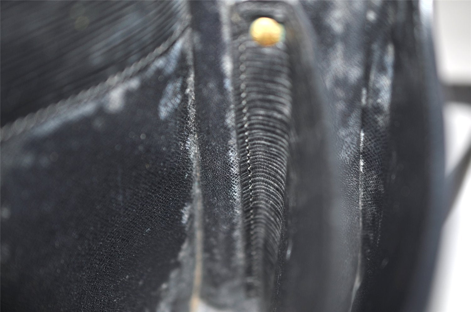 Authentic Louis Vuitton Epi Cartouchiere MM Shoulder Bag Black M52242 LV 3432K