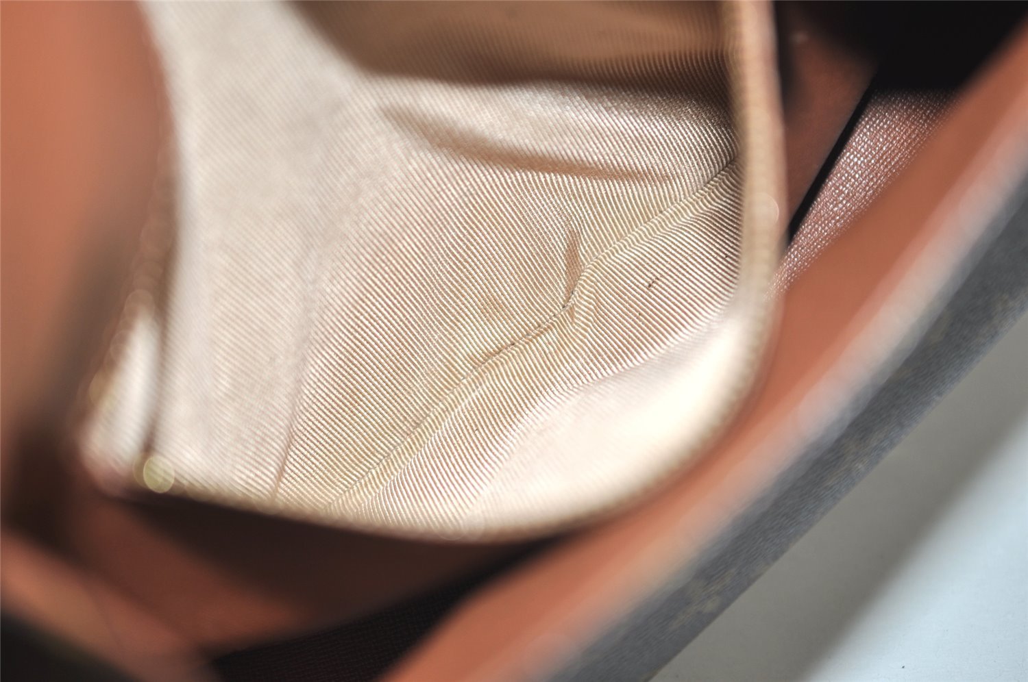 Authentic Louis Vuitton Monogram Saint Cloud GM M51242 Shoulder Cross Bag 3435J