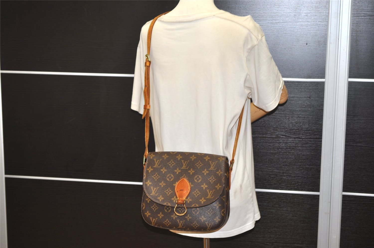 Authentic Louis Vuitton Monogram Saint Cloud GM M51242 Shoulder Cross Bag 3435J