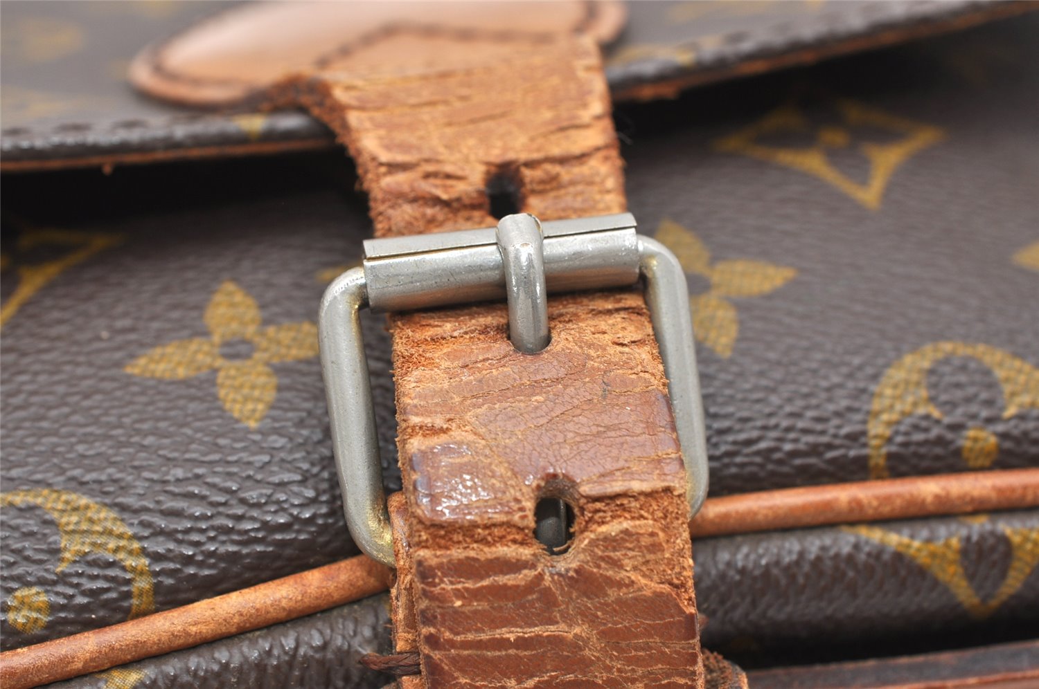 Authentic Louis Vuitton Monogram Cartouchiere MM Shoulder Bag Old Model 3446K