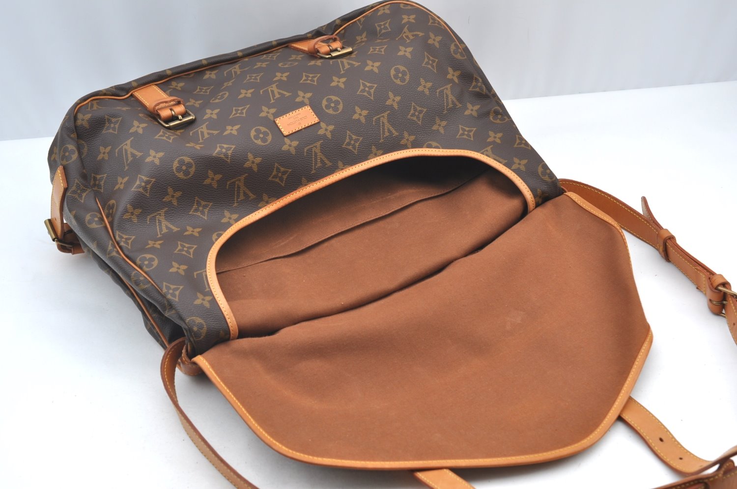 Authentic Louis Vuitton Monogram Saumur 43 Shoulder Cross Bag M42252 LV 3450J