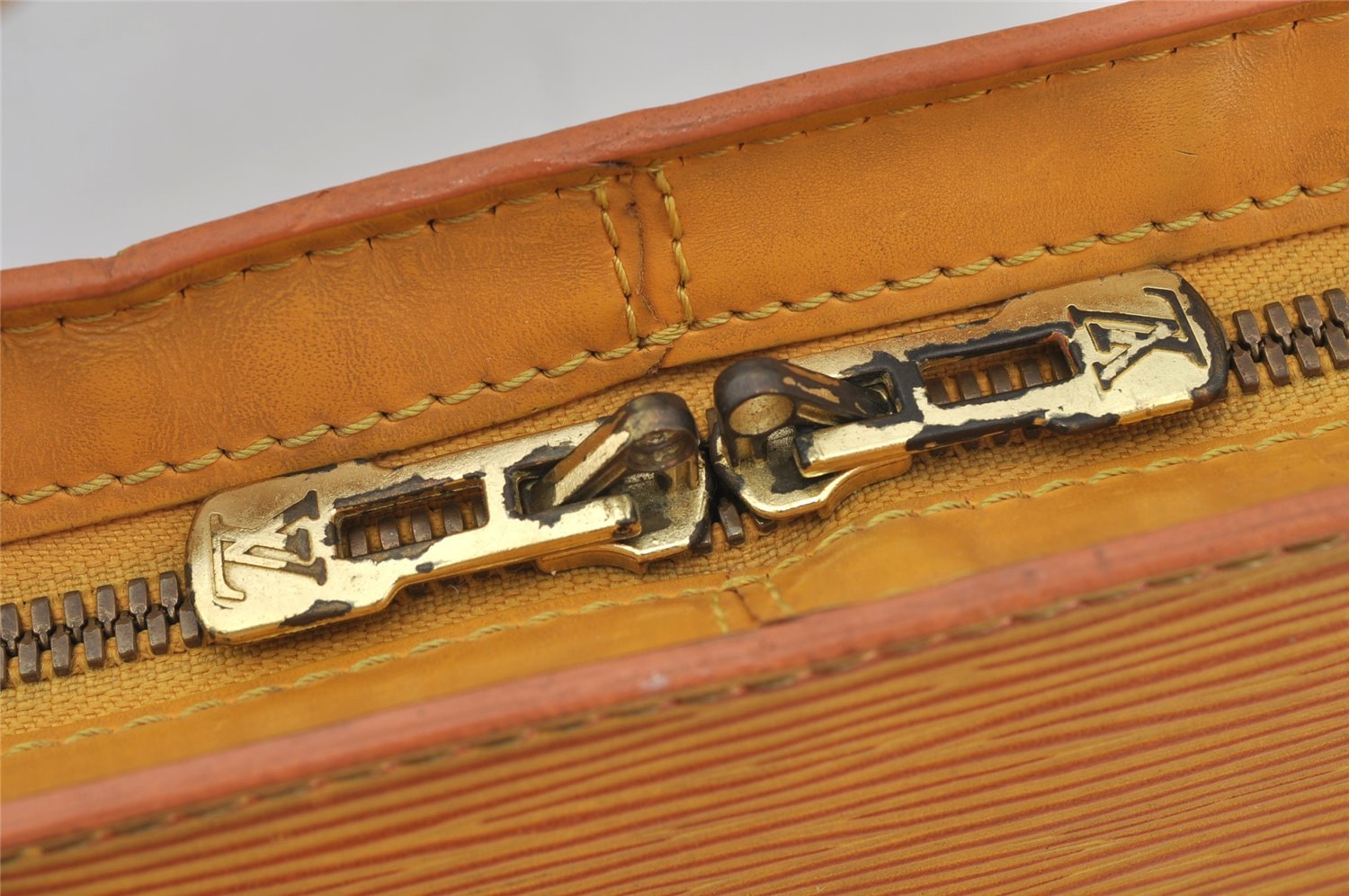 Authentic Louis Vuitton Epi Lussac Shoulder Tote Bag Yellow M52289 LV 3451J