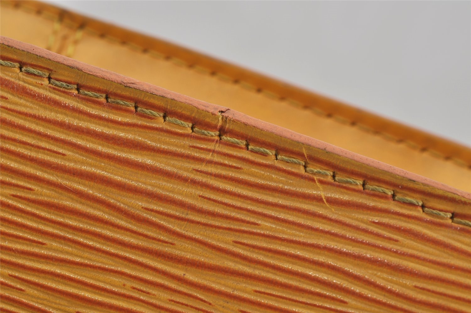 Authentic Louis Vuitton Epi Lussac Shoulder Tote Bag Yellow M52289 LV 3451J