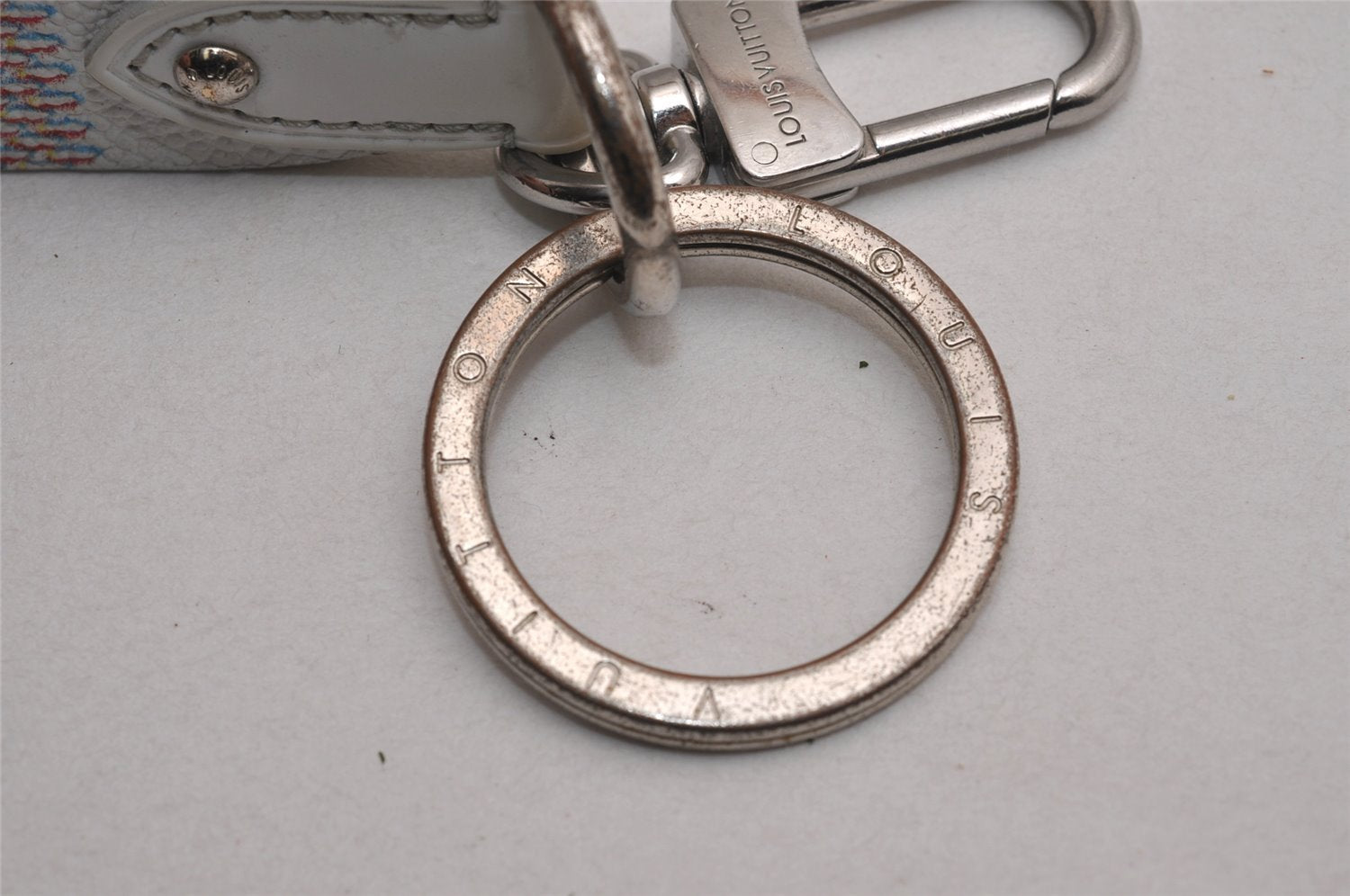 Auth Louis Vuitton Damier Spray Porte Cles Dragonne Key Charm MP3339 LV 3460J