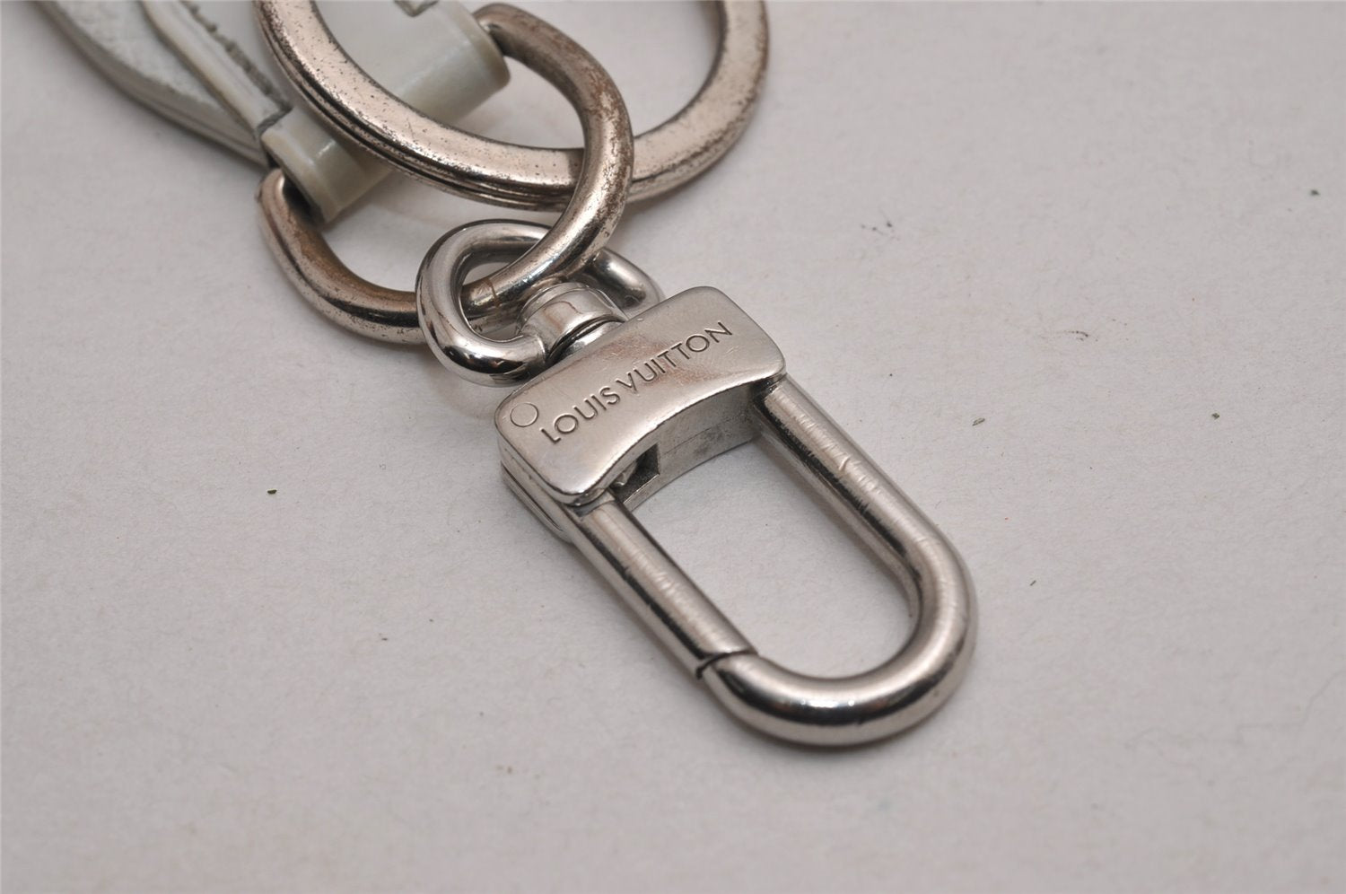 Auth Louis Vuitton Damier Spray Porte Cles Dragonne Key Charm MP3339 LV 3460J