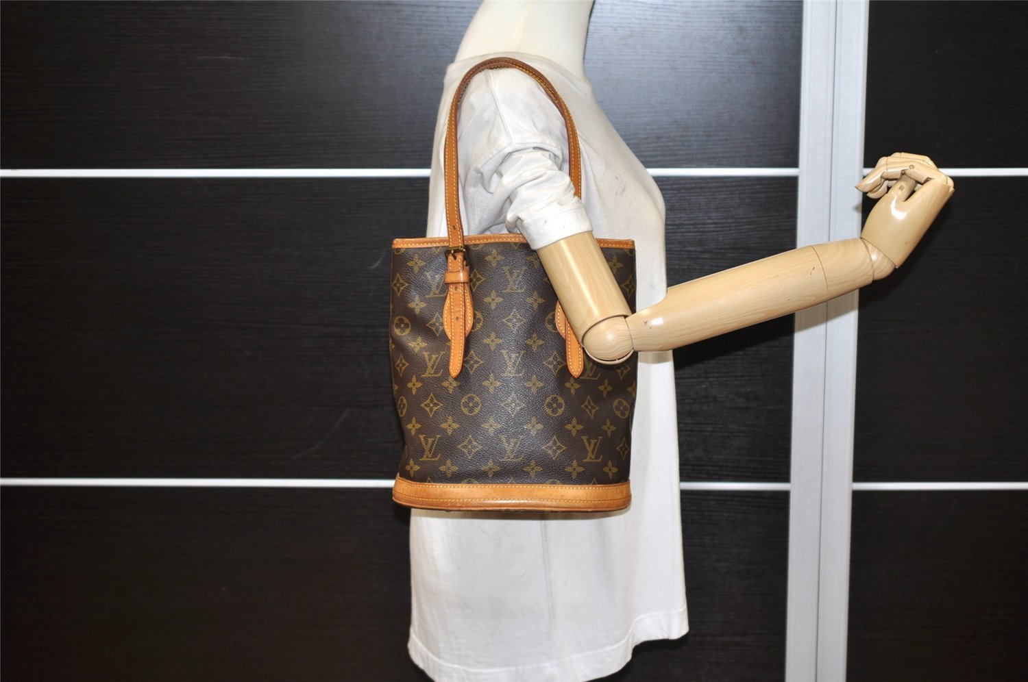 Authentic Louis Vuitton Monogram Bucket PM Shoulder Tote Bag Old Model LV 3464K
