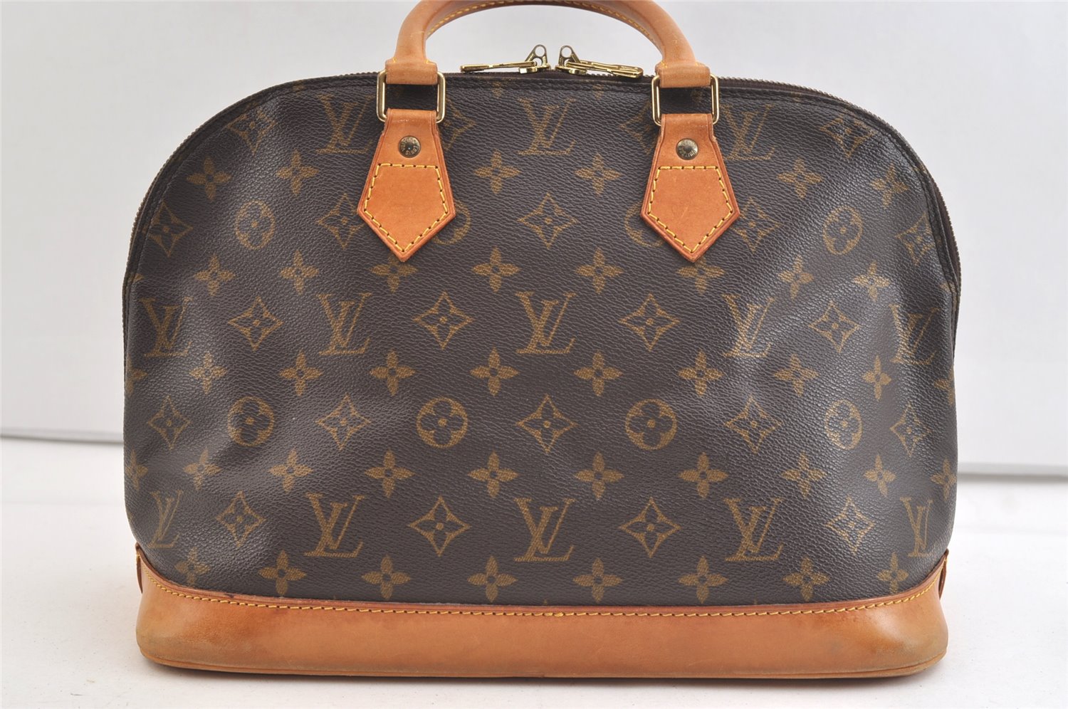 Authentic Louis Vuitton Monogram Alma Hand Bag Purse M51130 LV 3466K