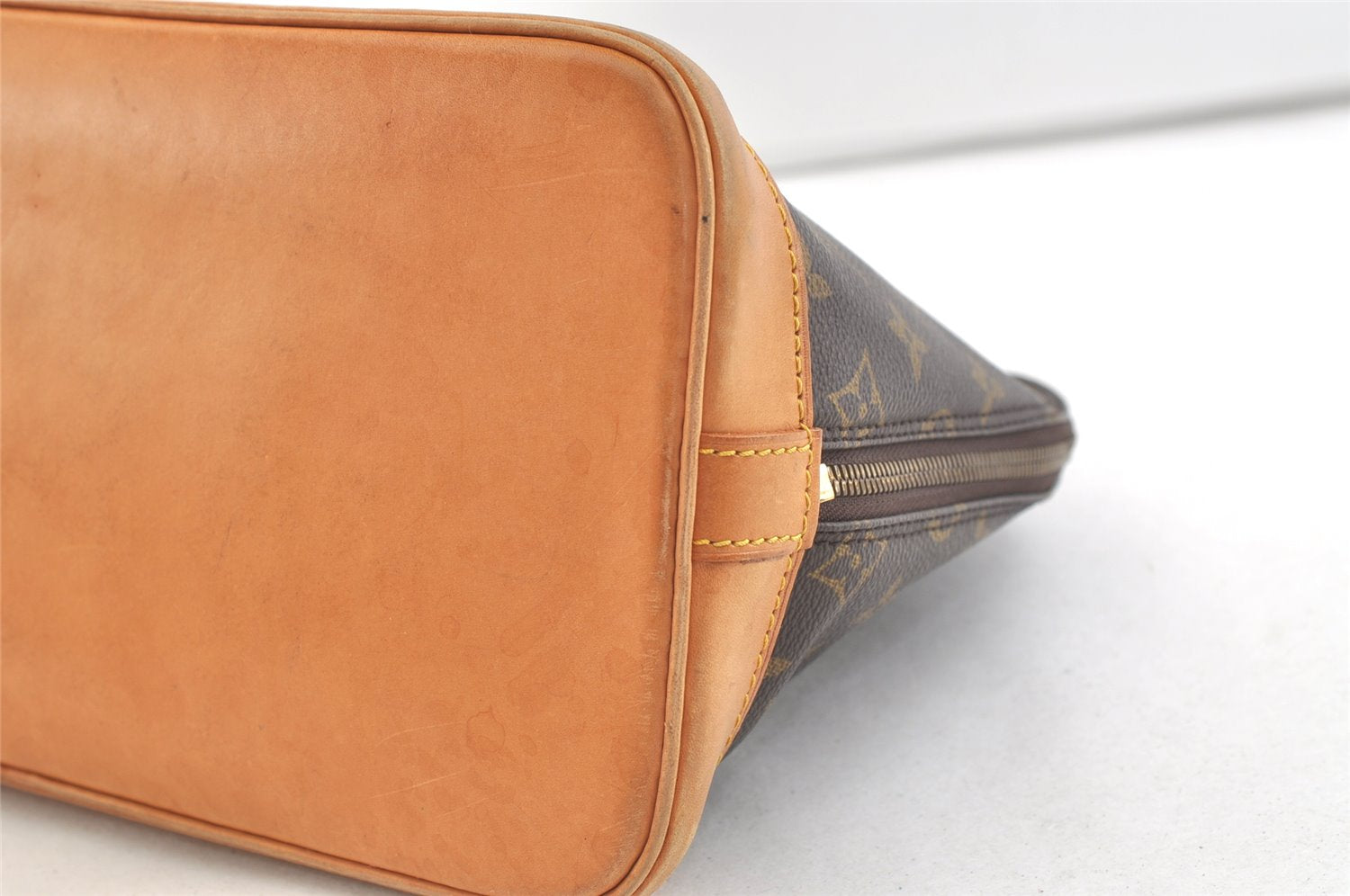 Authentic Louis Vuitton Monogram Alma Hand Bag Purse M51130 LV 3466K