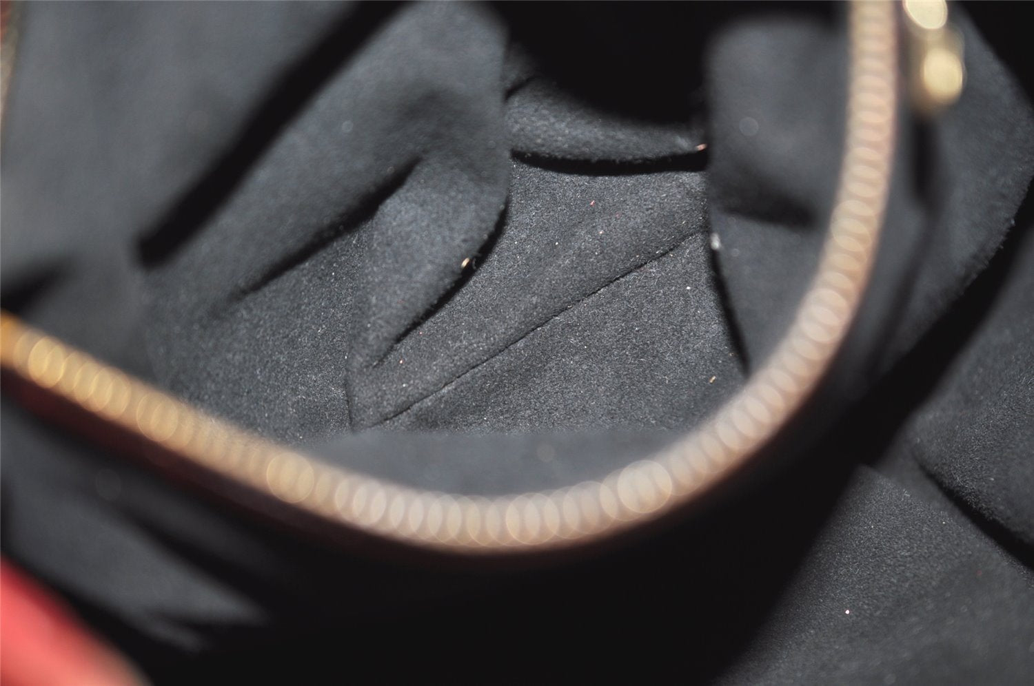 Authentic Louis Vuitton Epi Petit Noe Drawstring Bag M44107 Red Junk LV 3474J