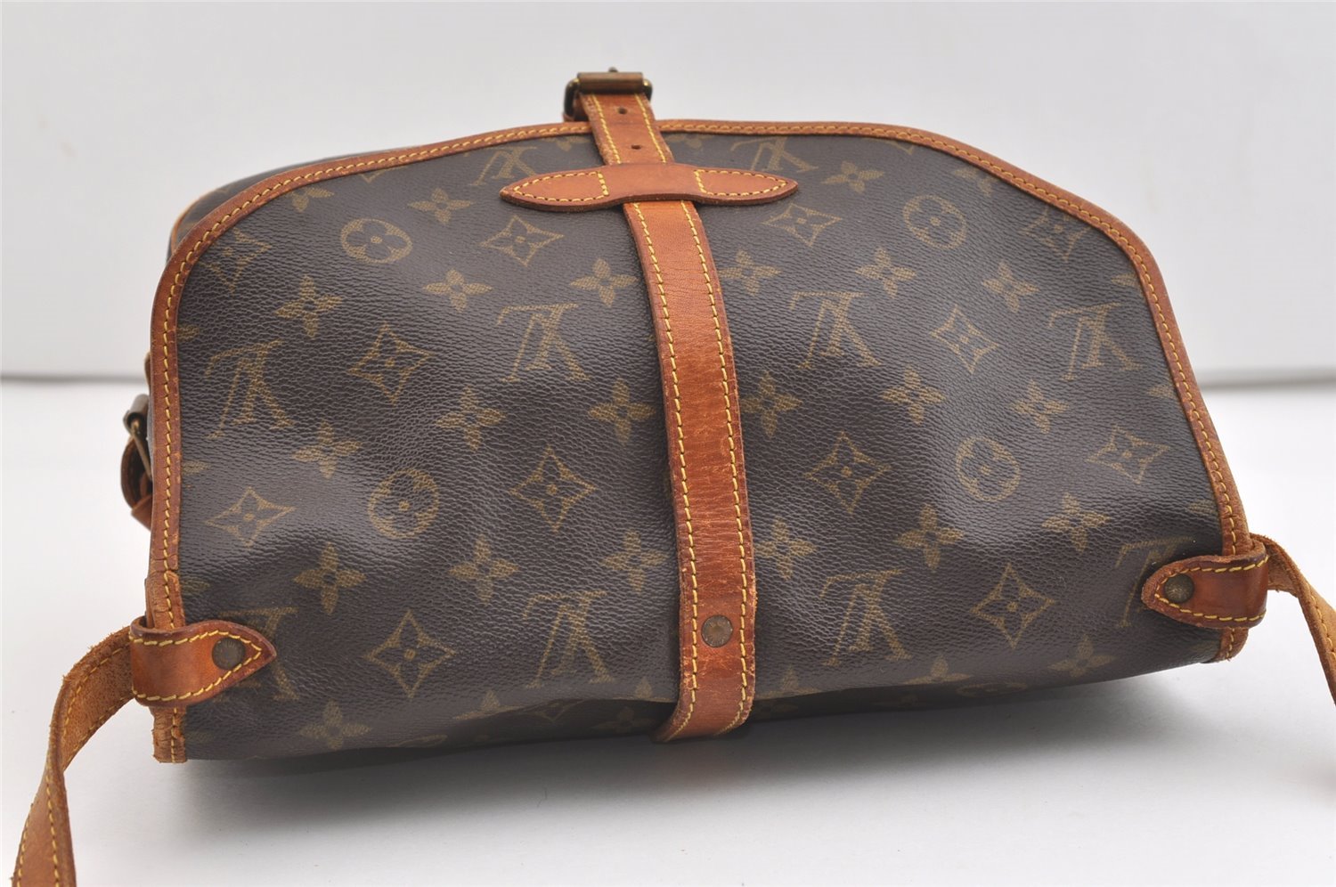 Authentic Louis Vuitton Monogram Saumur 30 Shoulder Cross Bag M42256 LV 3475J