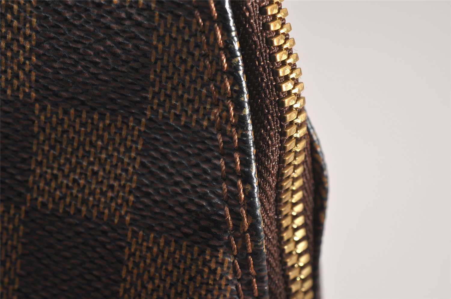 Authentic Louis Vuitton Damier Alma Hand Bag Purse N51131 LV 3479J