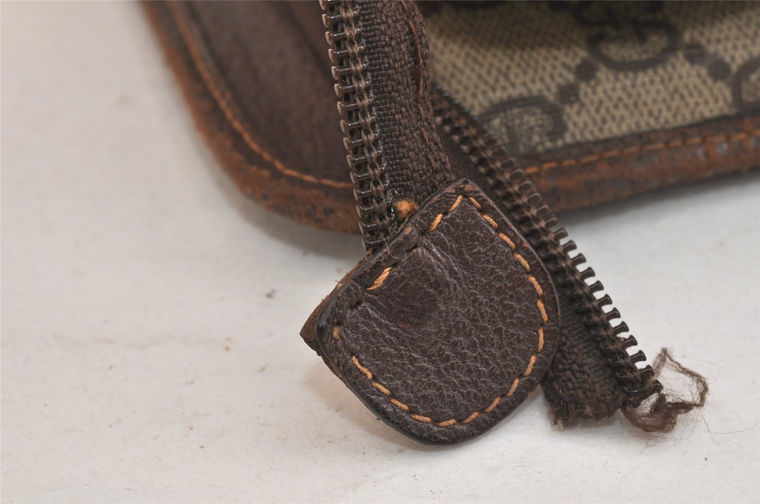 Authentic GUCCI Vintage Clutch Hand Bag Purse GG PVC Leather Brown 3479K