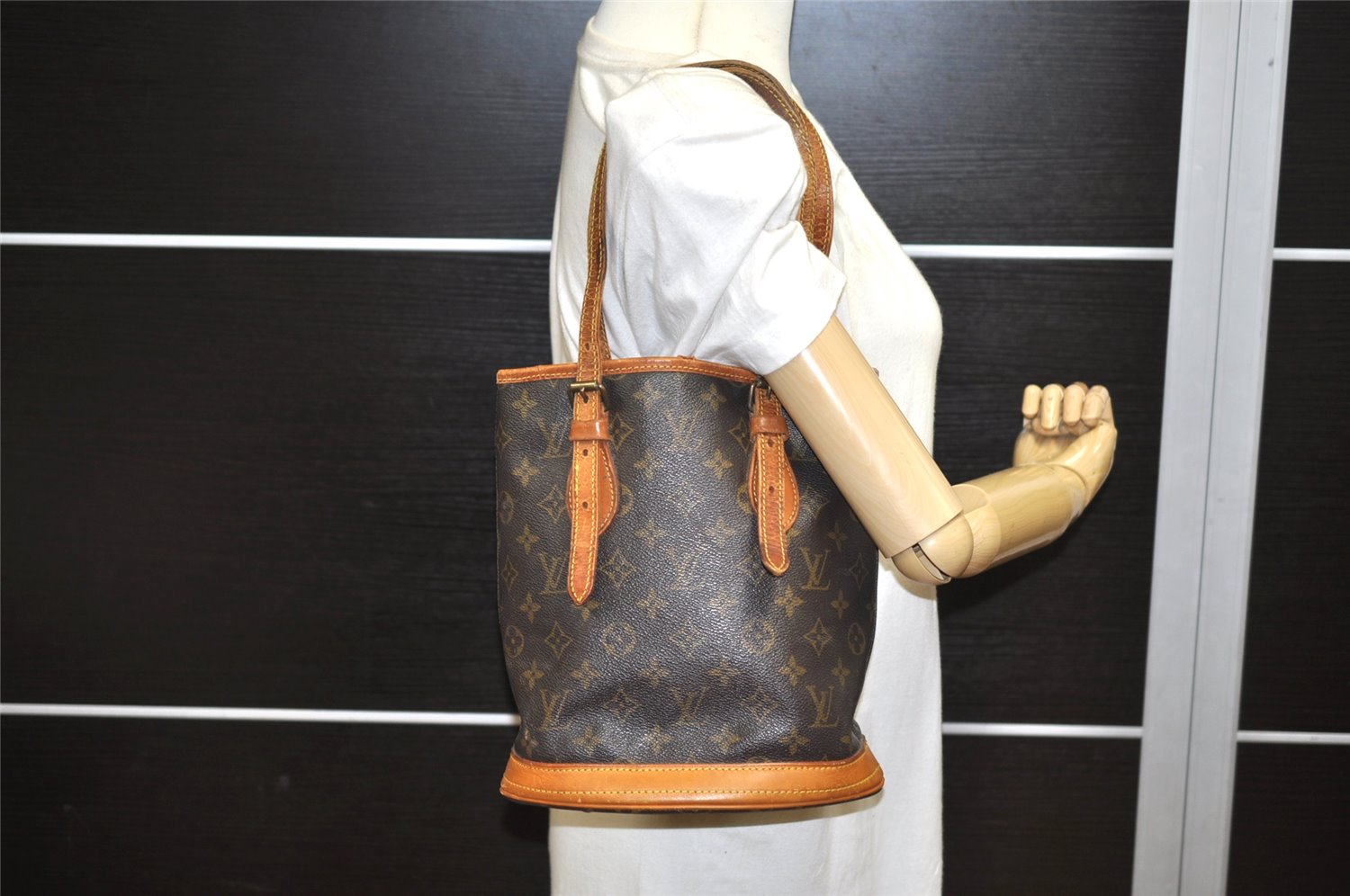 Authentic Louis Vuitton Monogram Bucket PM Shoulder Tote Bag Old Model LV 3481K