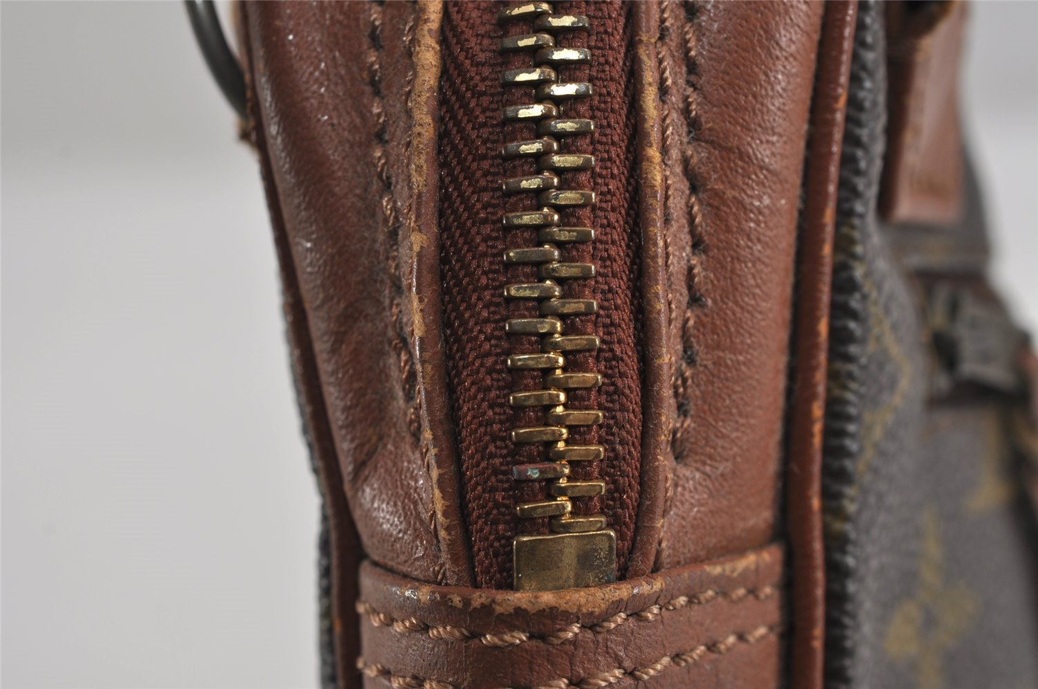 Authentic Louis Vuitton Monogram Pochette Sport Clutch Hand Bag Old Model 3484J