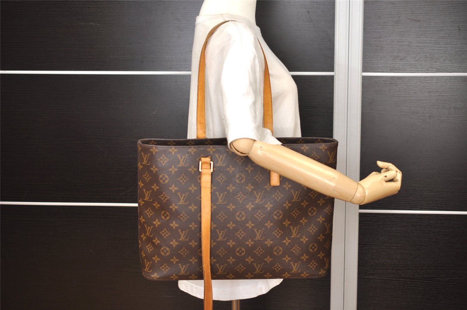 Authentic Louis Vuitton Monogram Luco Shoulder Tote Bag M51155 LV Junk 3493J