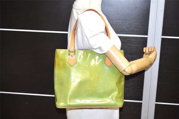 Authentic Louis Vuitton Vernis Houston Shoulder Bag Light Green M91005 LV 3493K