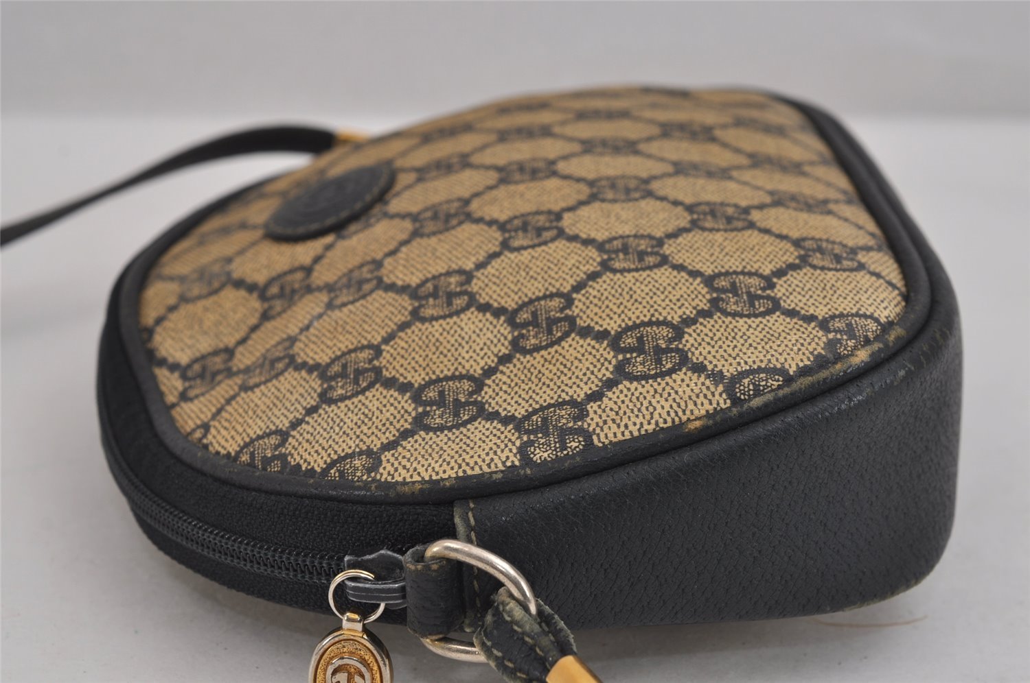 Authentic GUCCI Shoulder Cross Body Bag Purse GG PVC Leather Navy Blue 3495J