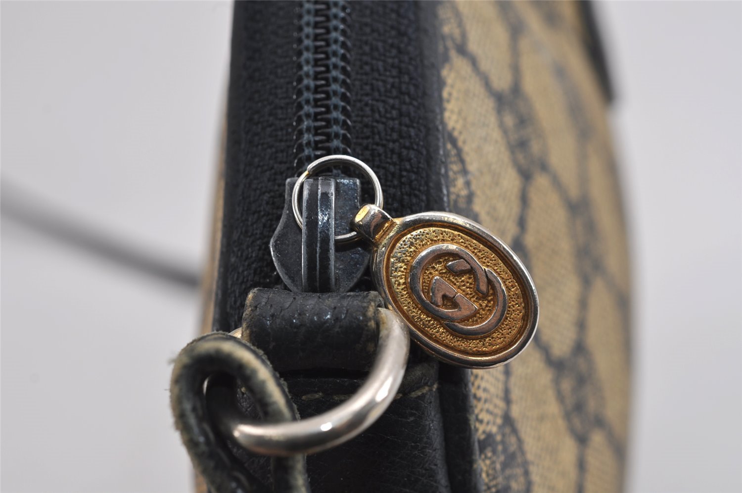 Authentic GUCCI Shoulder Cross Body Bag Purse GG PVC Leather Navy Blue 3495J