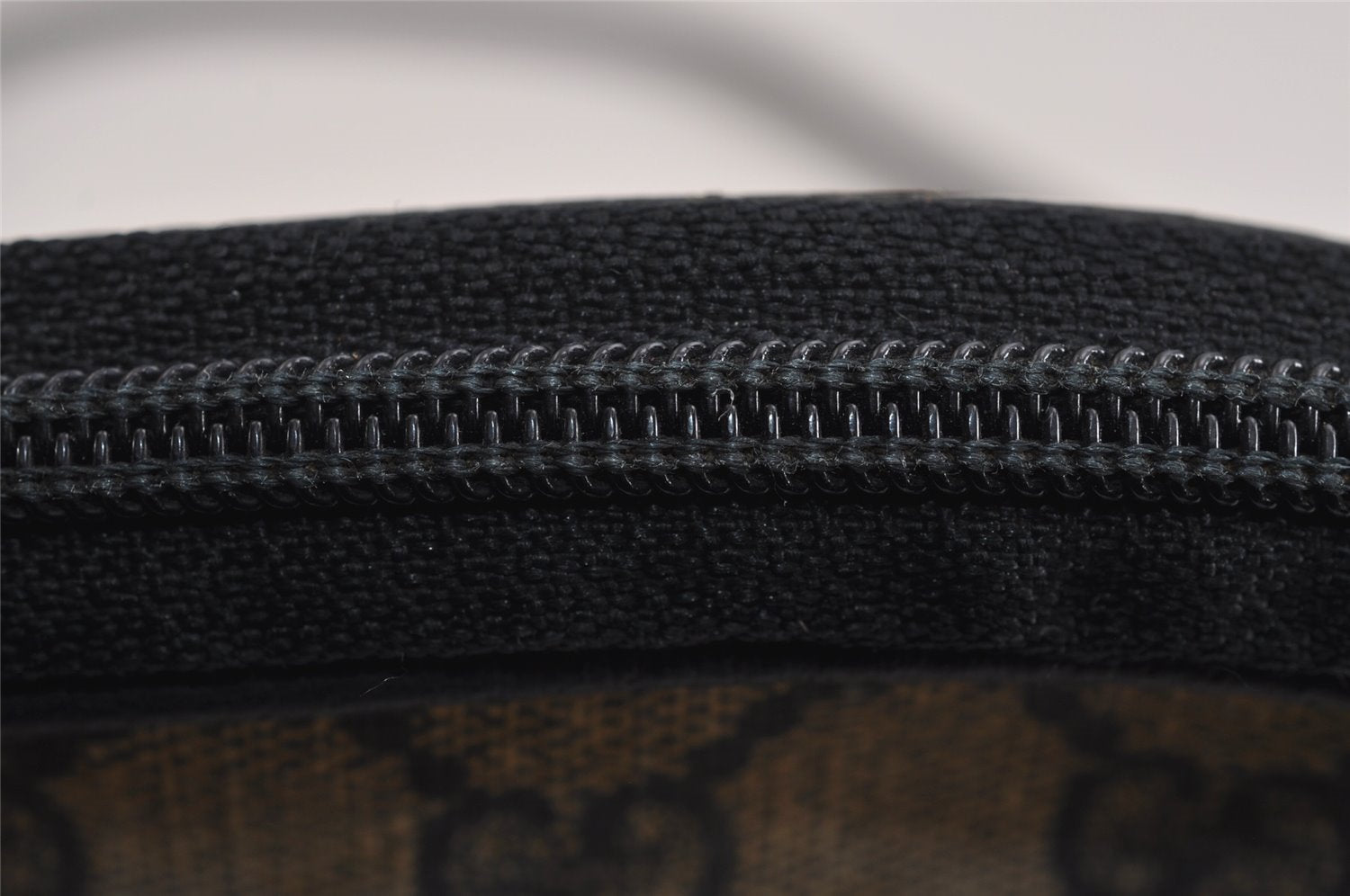 Authentic GUCCI Shoulder Cross Body Bag Purse GG PVC Leather Navy Blue 3495J