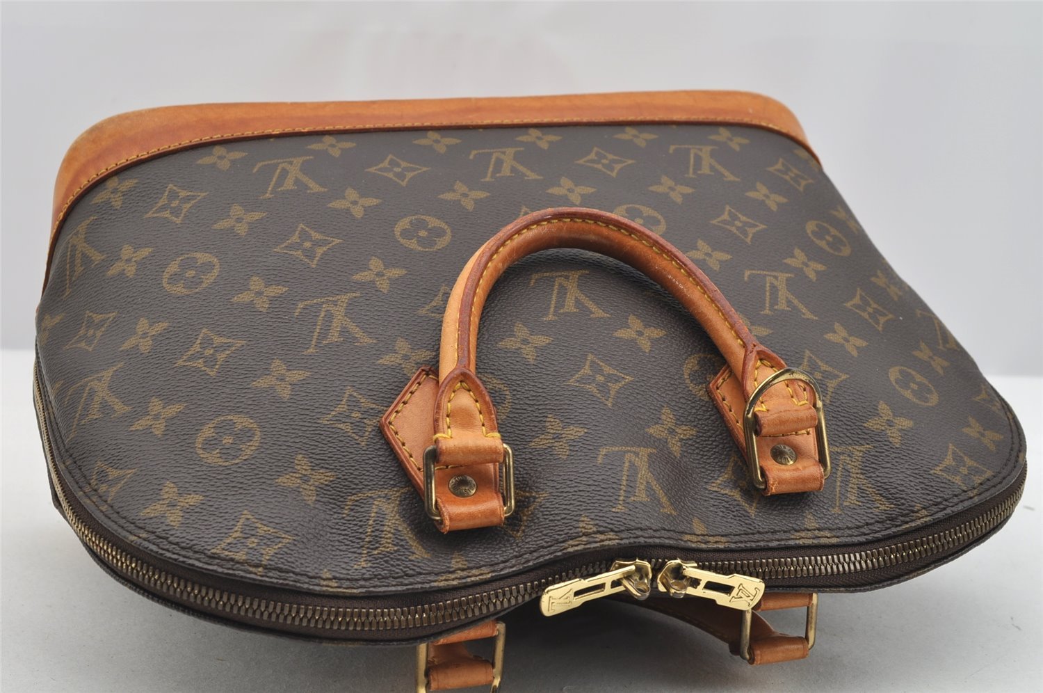 Authentic Louis Vuitton Monogram Alma Hand Bag Purse M51130 LV 3497I