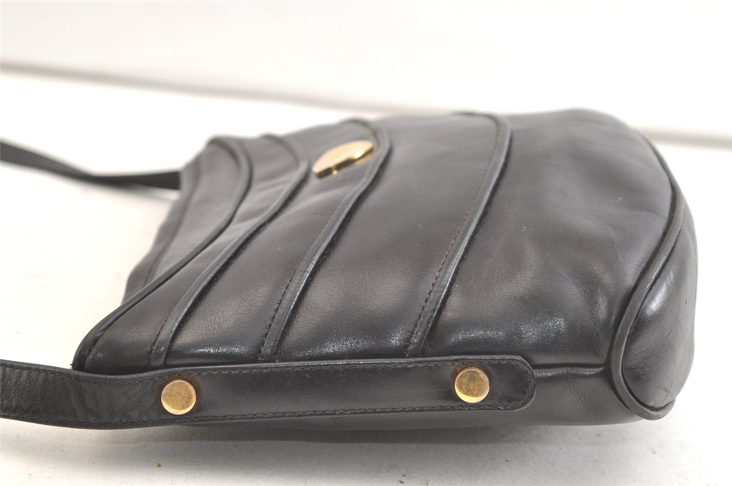 Authentic GUCCI Vintage Shoulder Cross Body Bag Purse Leather Black Junk 3502K