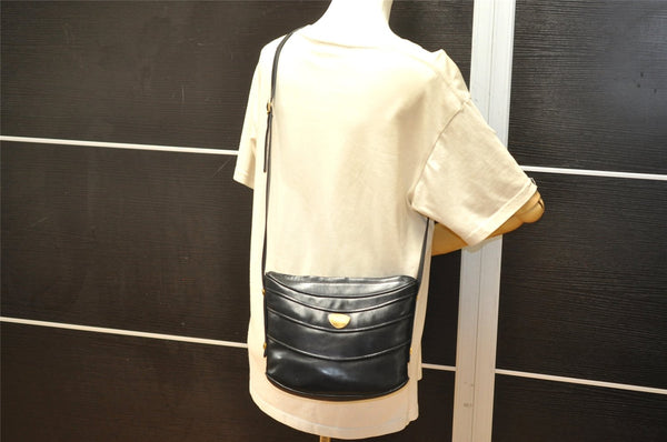 Authentic GUCCI Vintage Shoulder Cross Body Bag Purse Leather Black Junk 3502K