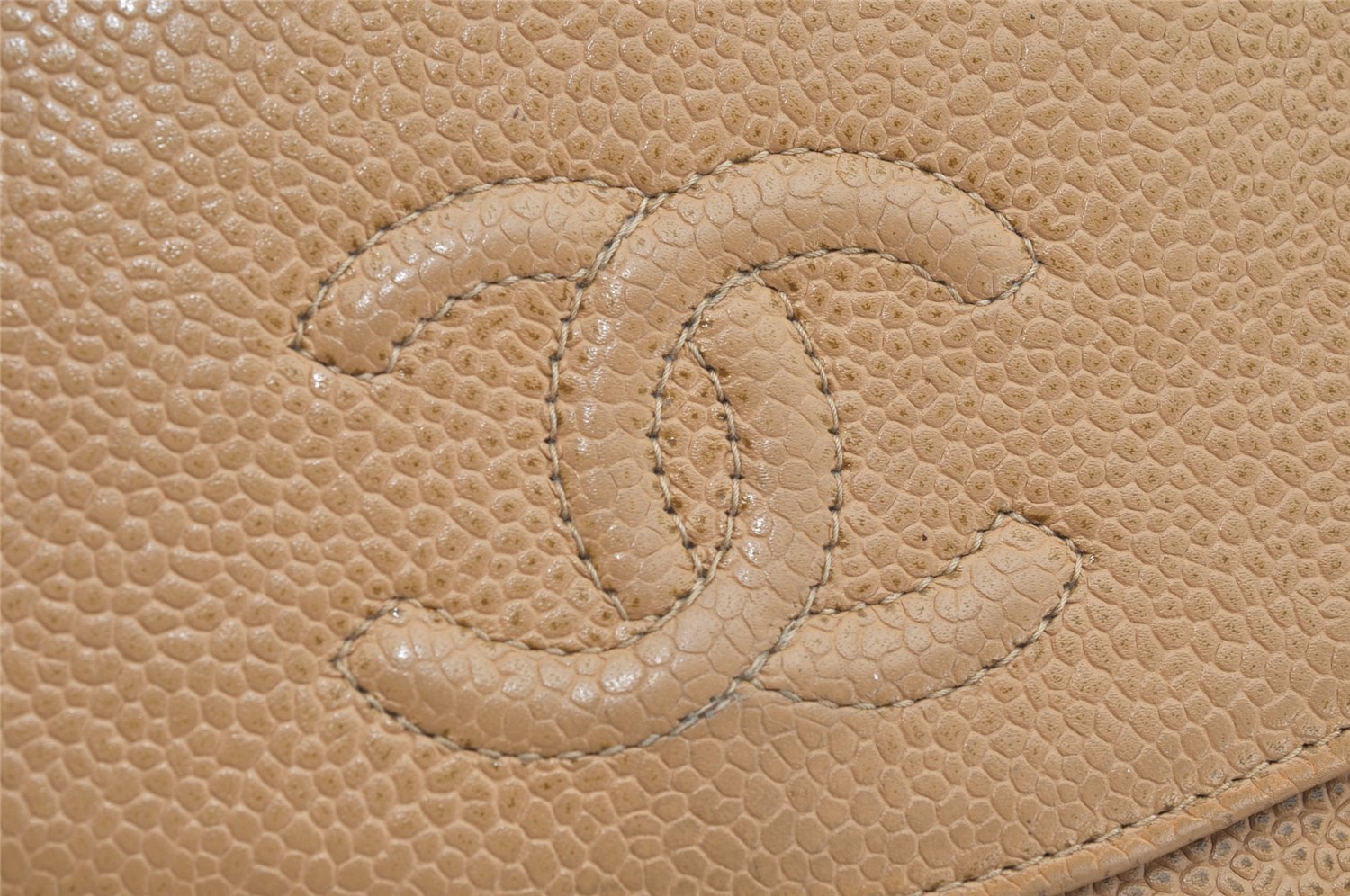 Authentic CHANEL Vintage Caviar Skin CC Logo Bifold Wallet Purse Beige 3517K