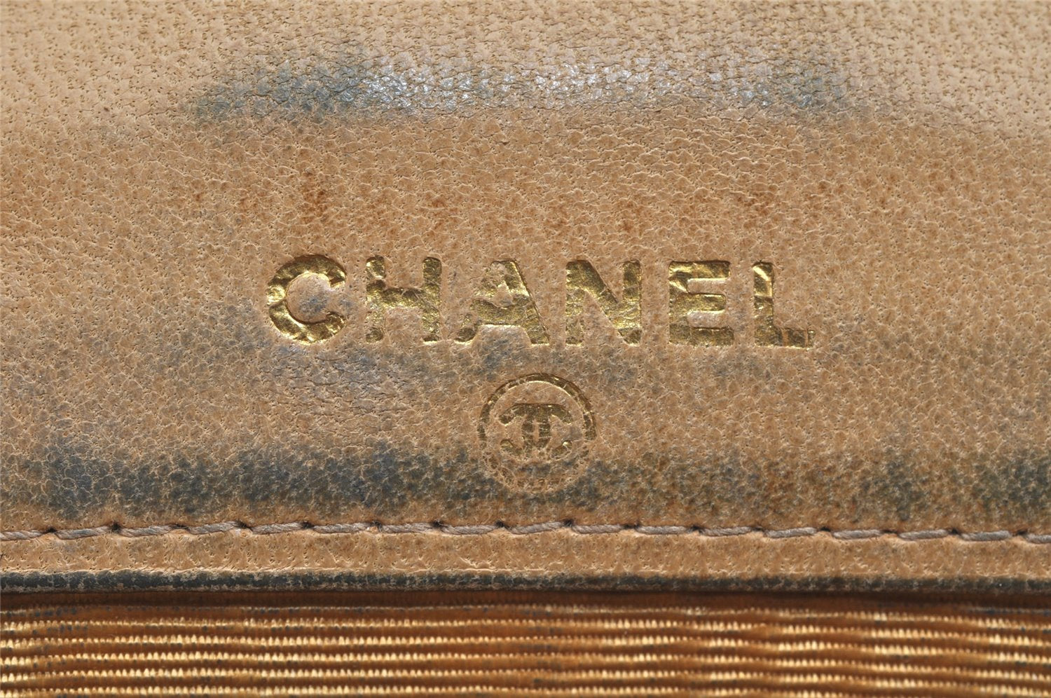 Authentic CHANEL Vintage Caviar Skin CC Logo Bifold Wallet Purse Beige 3517K