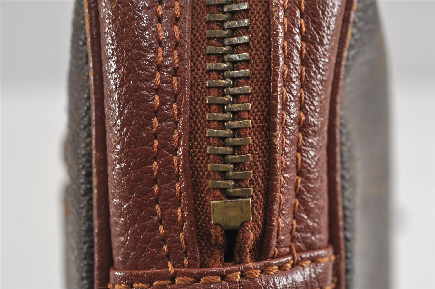 Authentic Louis Vuitton Monogram Pochette Sport Clutch Hand Bag Old Model 3518J