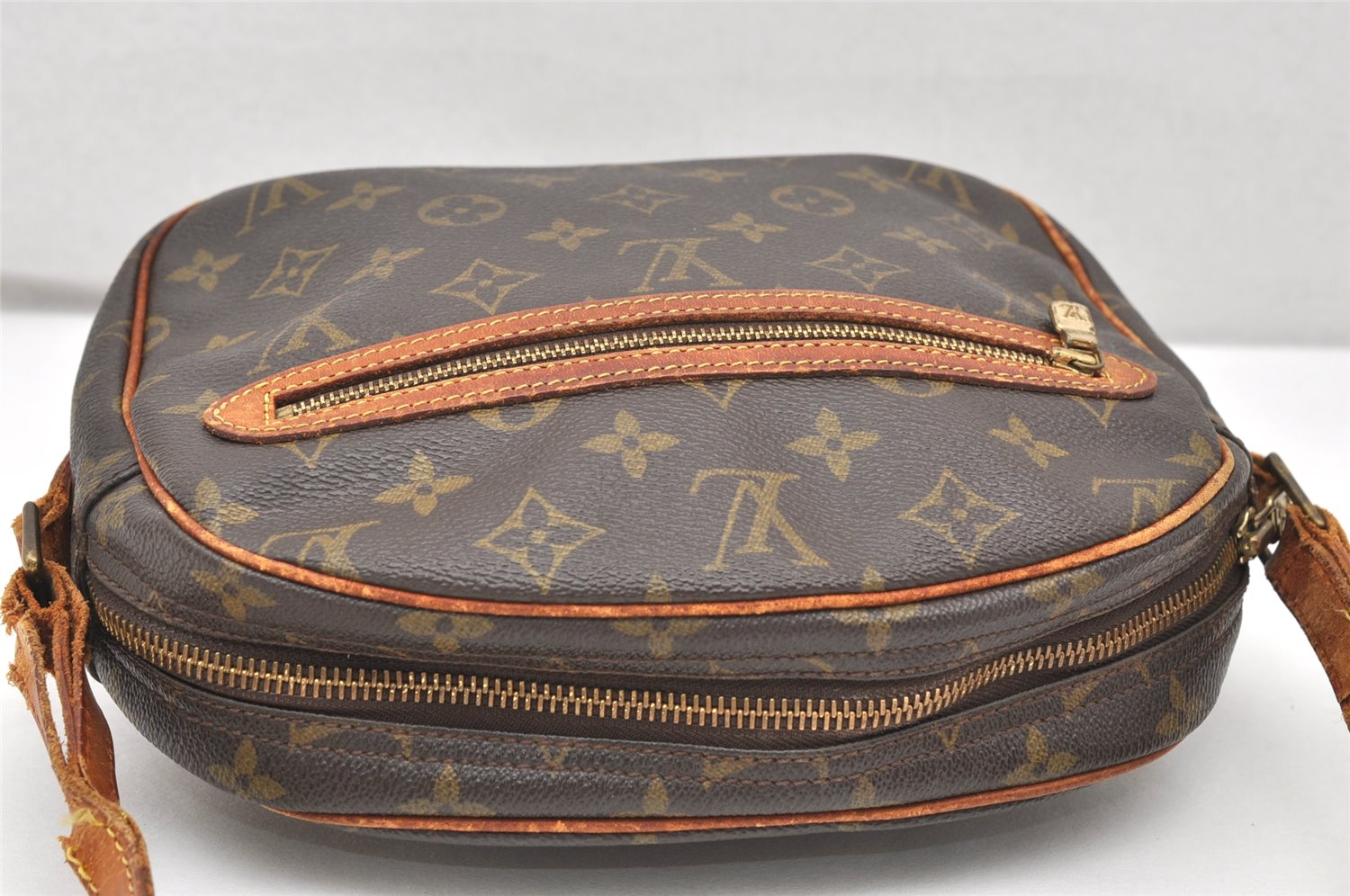 Authentic Louis Vuitton Monogram Senlis Shoulder Cross Bag Old Model Junk 3519K