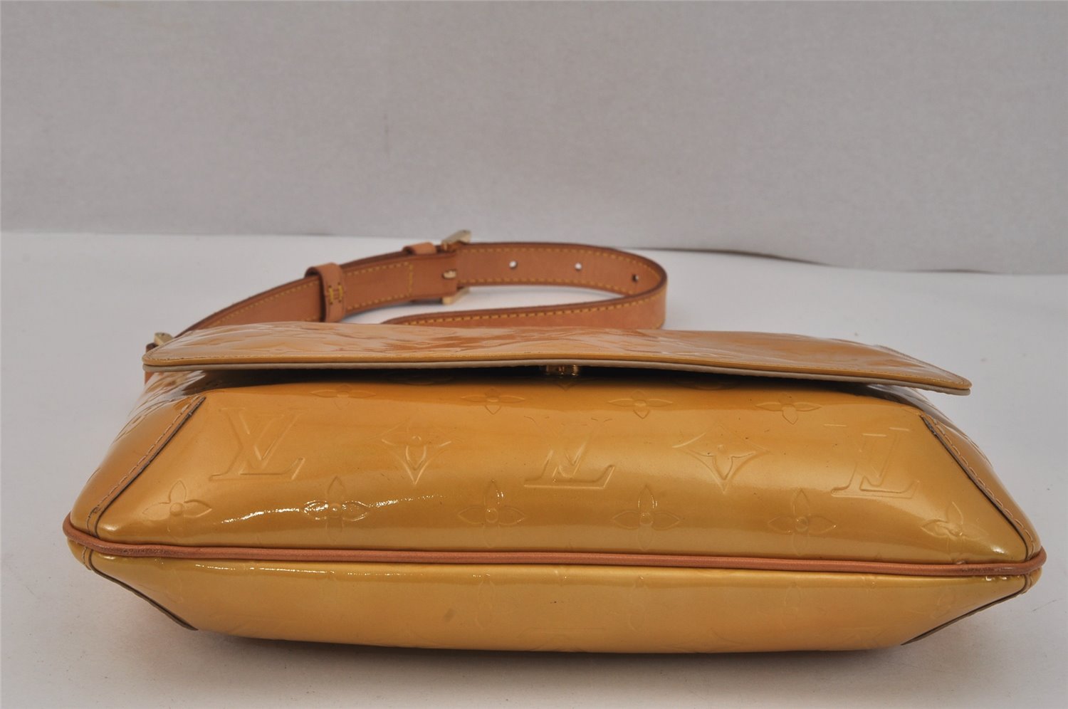 Auth Louis Vuitton Vernis Thompson Street Shoulder Bag Yellow M91008 LV 3521K