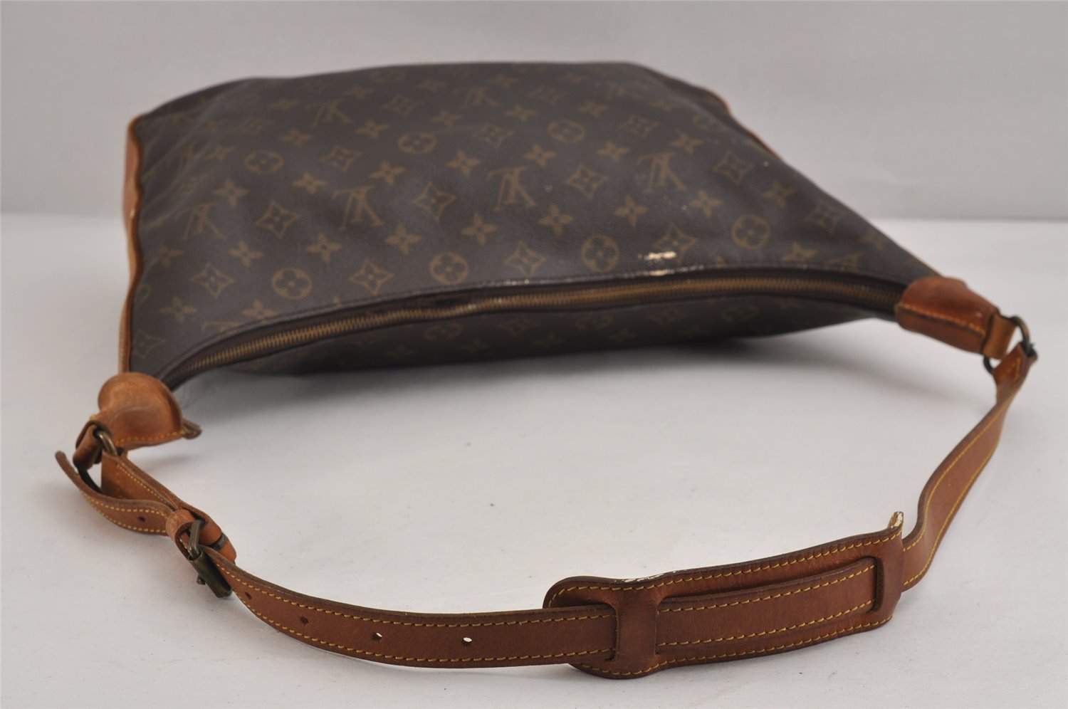 Authentic Louis Vuitton Monogram Boulogne 35 Shoulder Cross Bag Old Model 3534J
