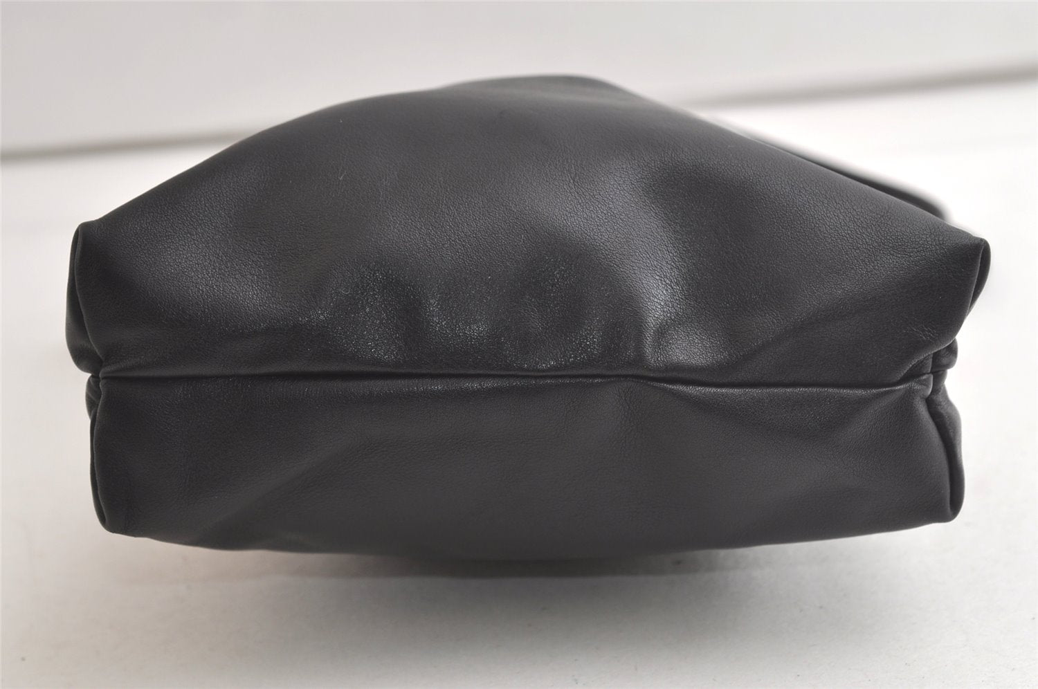Authentic GUCCI Vintage Shoulder Hand Drawstring Bag Purse Leather Black 3549K