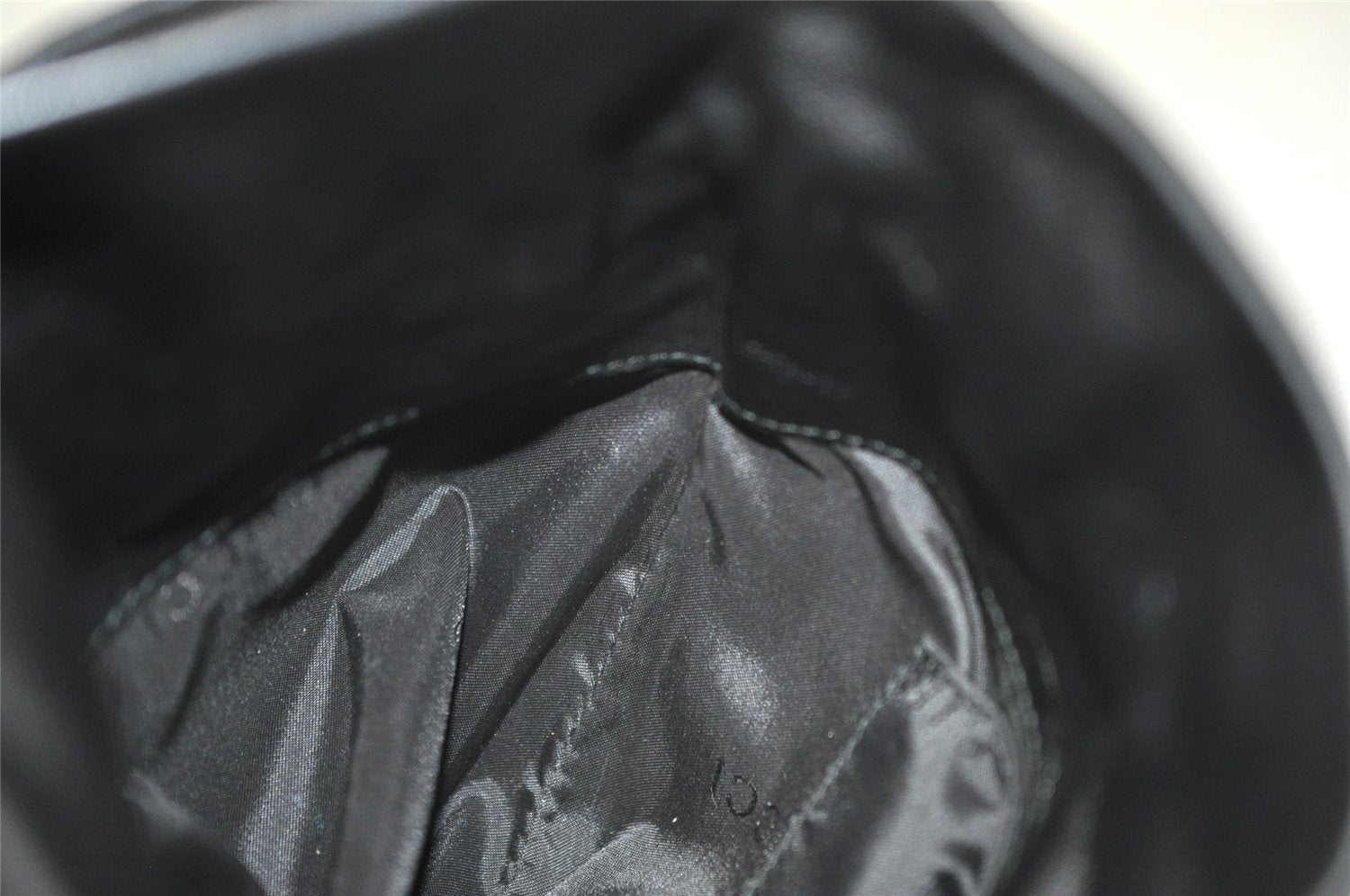 Authentic GUCCI Vintage Shoulder Hand Drawstring Bag Purse Leather Black 3549K