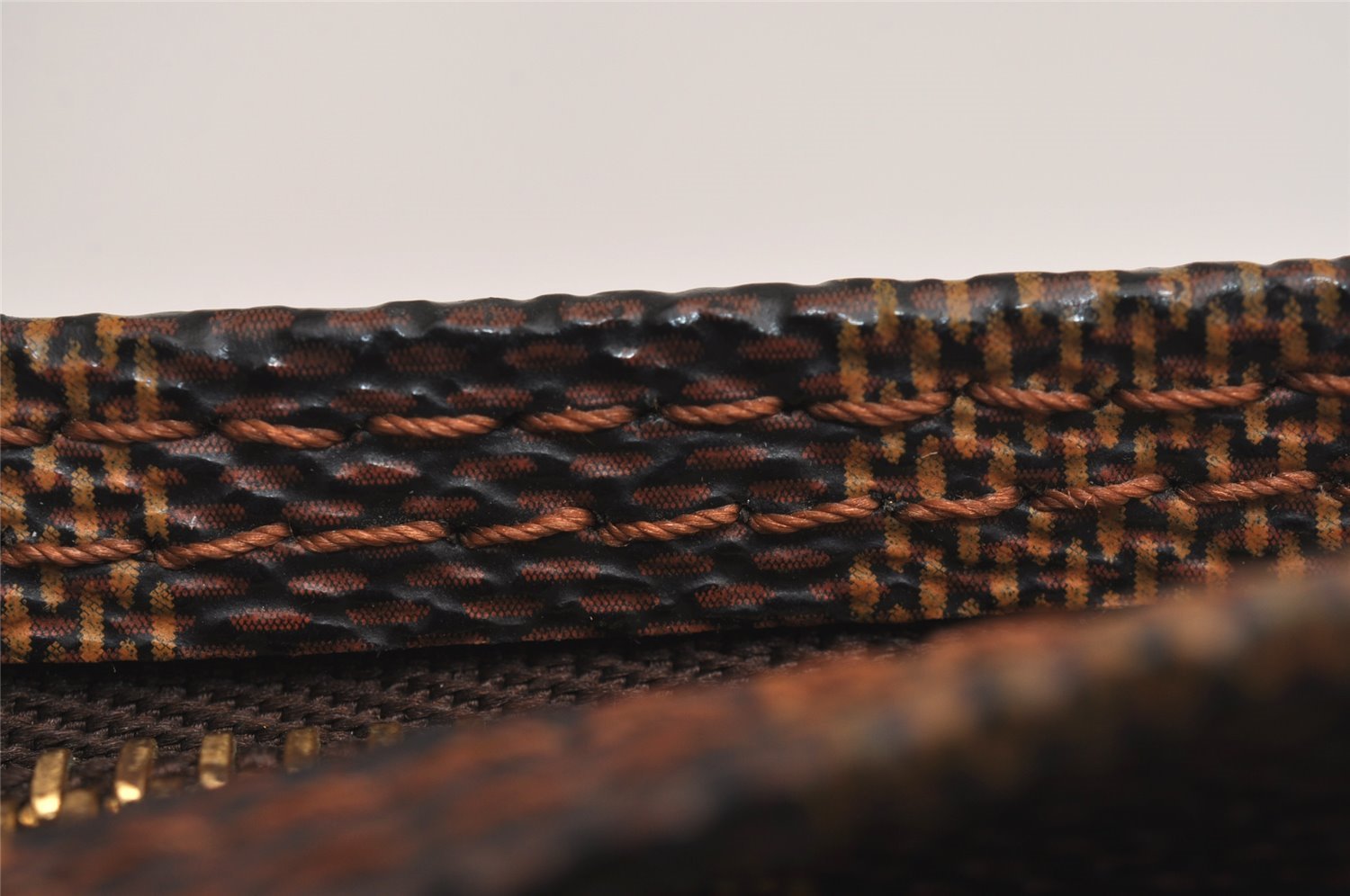 Authentic Louis Vuitton Damier Marais Bucket Pouch Purse Clutch LV 3553J