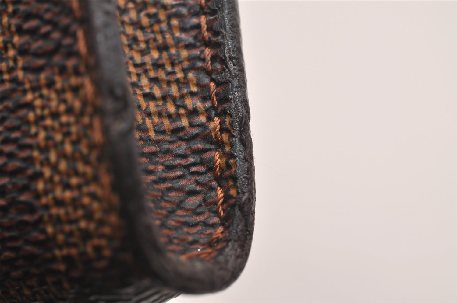 Authentic Louis Vuitton Damier Marais Bucket Pouch Purse Clutch LV 3553J