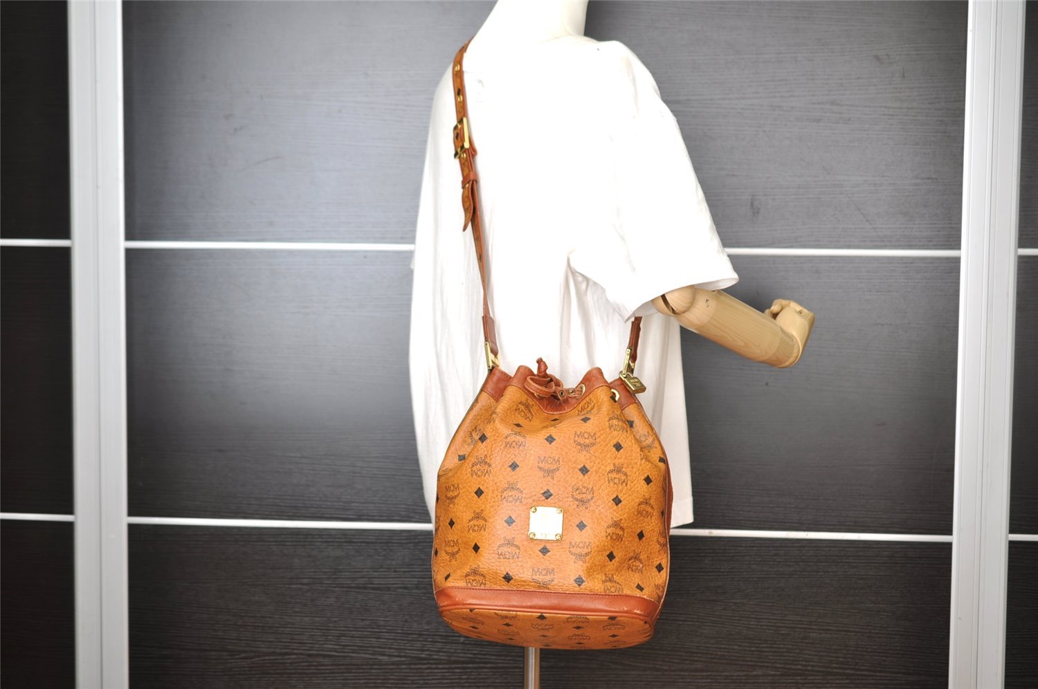 Authentic MCM Visetos Leather Drawstring Shoulder Cross Body Bag Brown 3558I