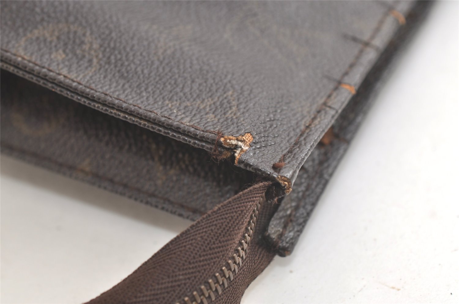 Authentic Louis Vuitton Monogram Poche Toilette 26 M47542 Cosmetics Pouch 3559K