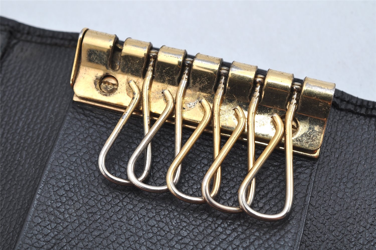 Authentic CHANEL Caviar Skin CoCo Button 6 Hooks Key Case Purse Black 3562K