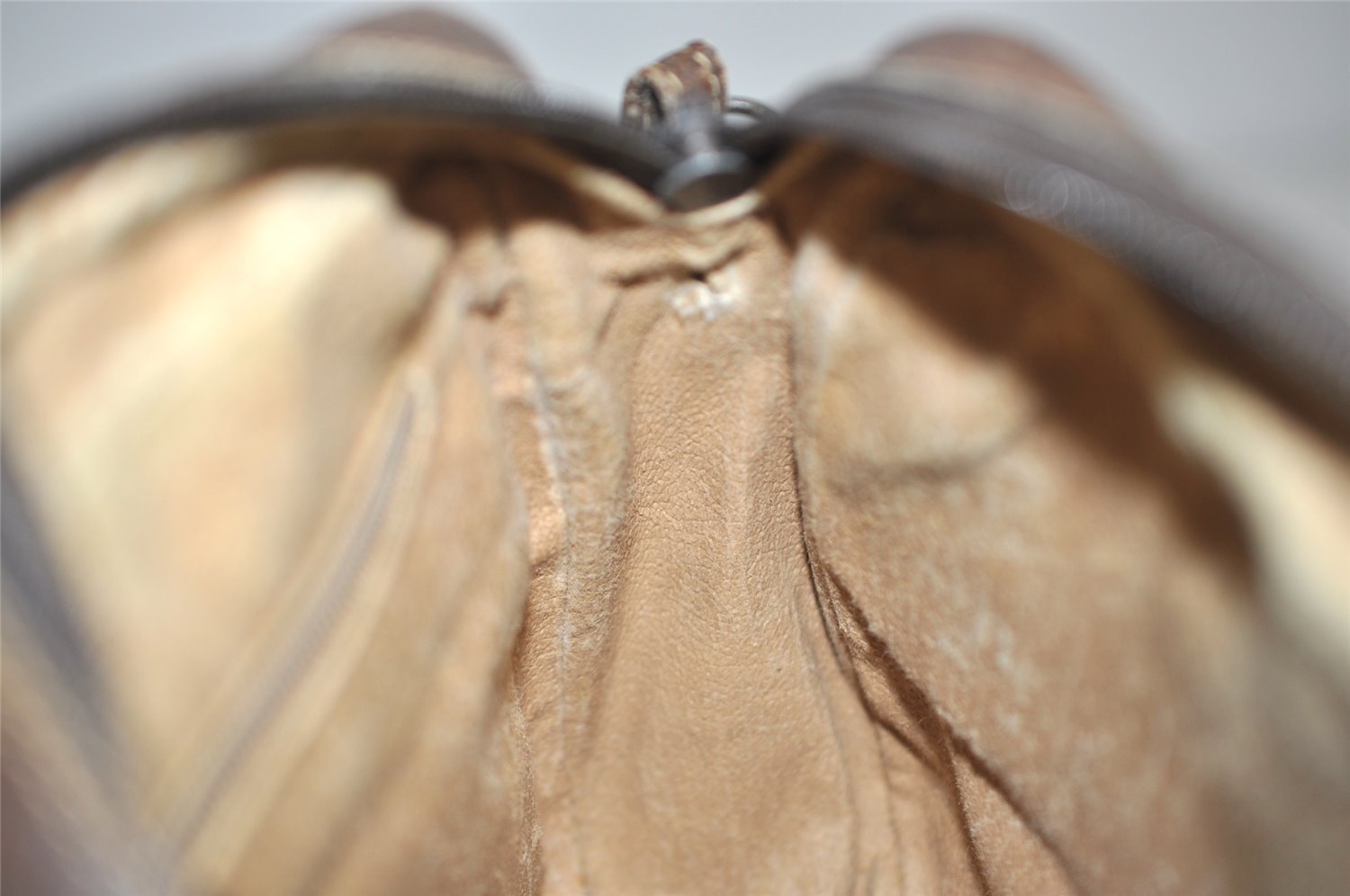 Authentic GUCCI Vintage Shoulder Cross Body Bag GG PVC Leather Purse Brown 3564I