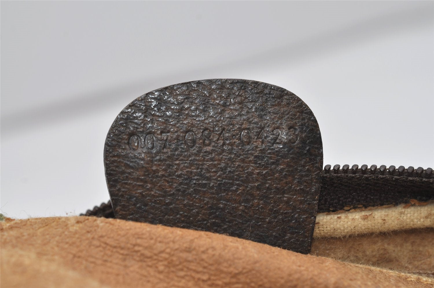 Authentic GUCCI Vintage Shoulder Cross Body Bag GG PVC Leather Purse Brown 3564I