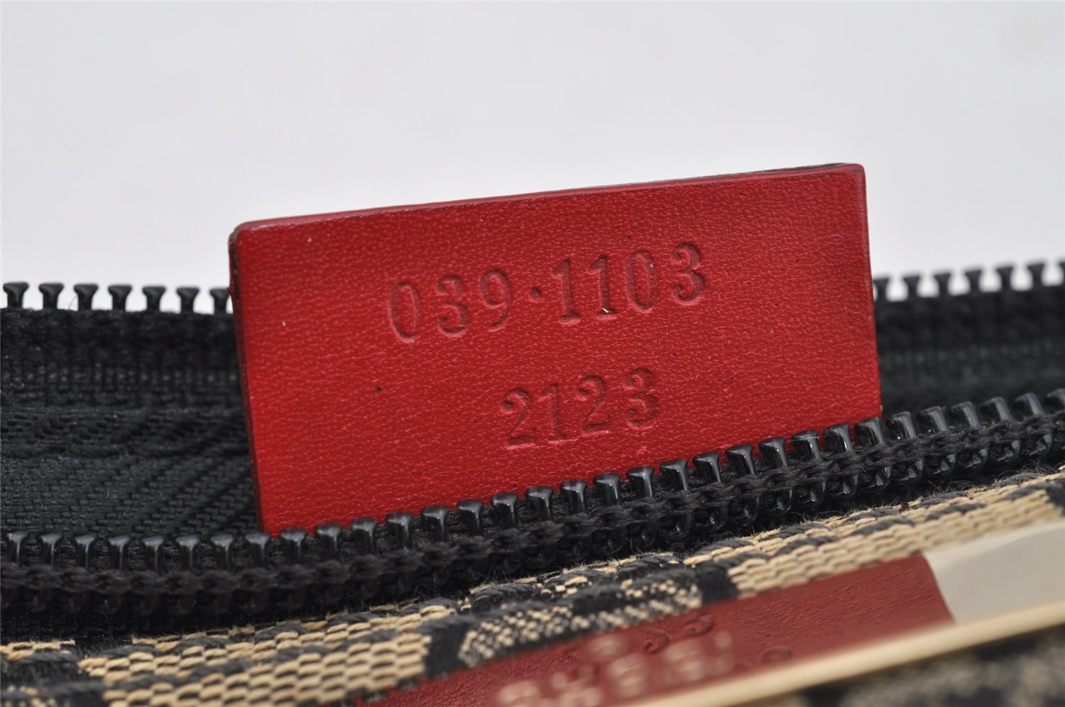 Authentic GUCCI Hand Bag Pouch Purse GG Canvas Leather 0391103 Black 3571I