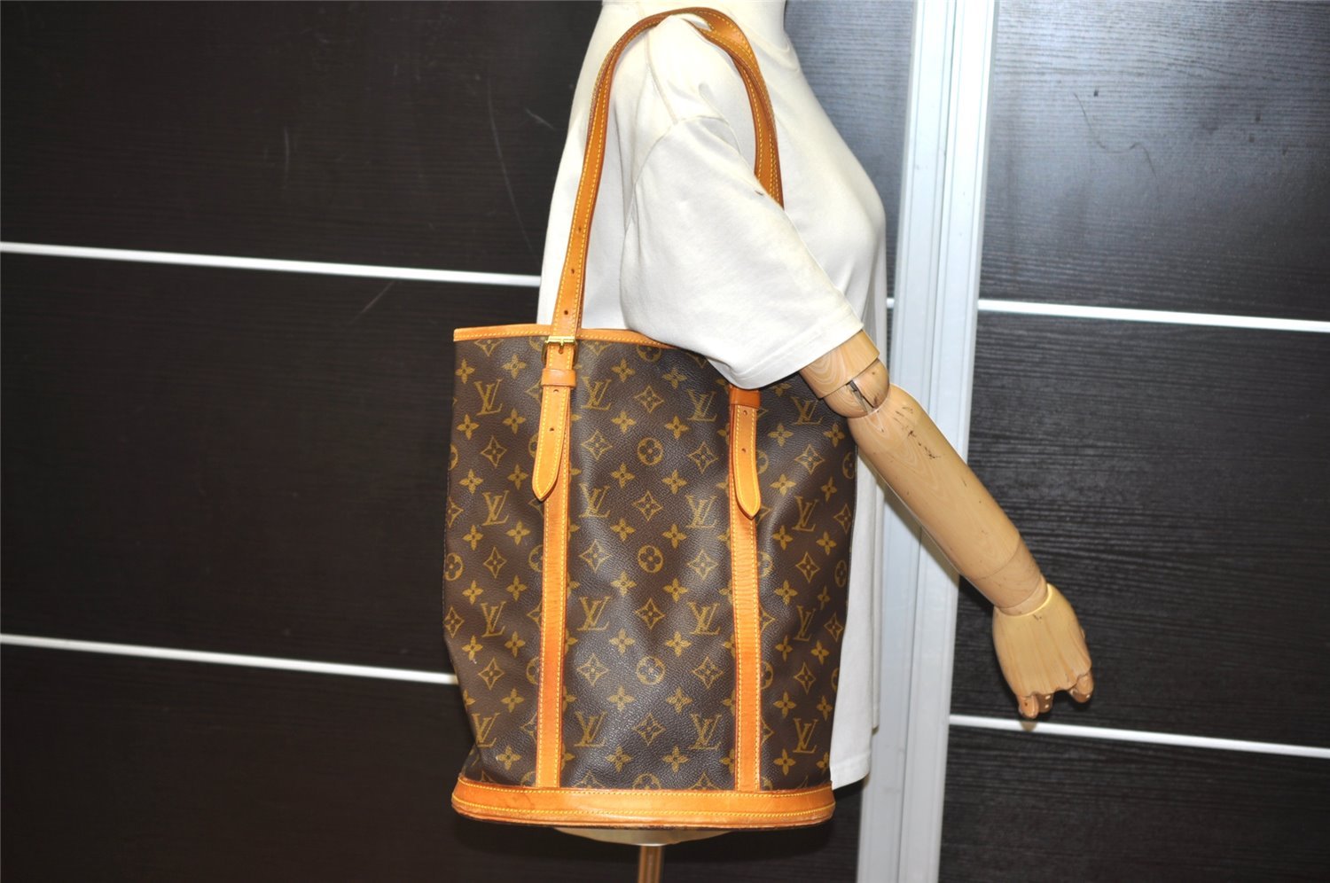 Authentic Louis Vuitton Monogram Bucket GM Shoulder Tote Bag M42236 Junk 3574I