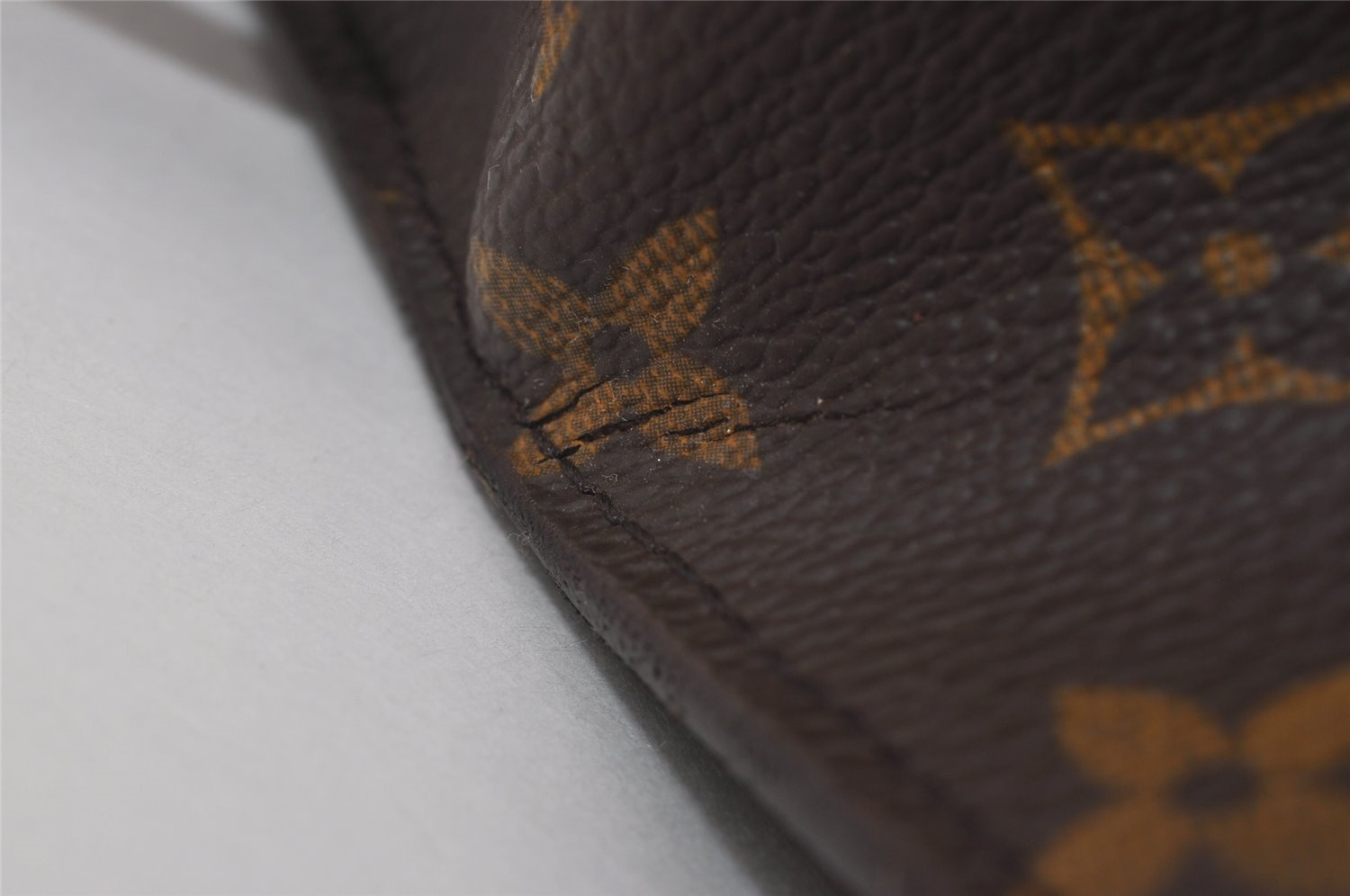 Authentic Louis Vuitton Monogram Saint Cloud GM M51242 Shoulder Cross Bag 3582I